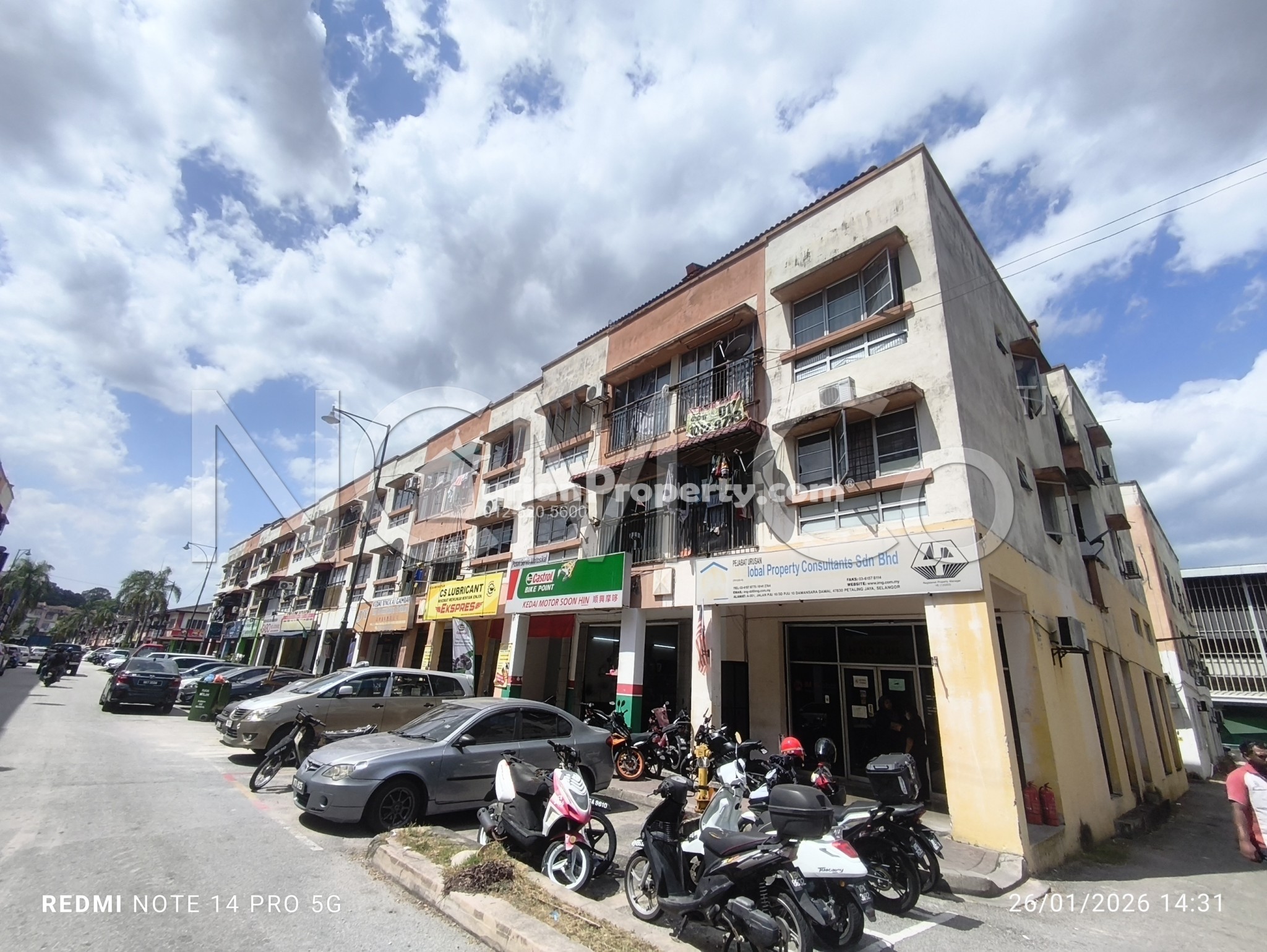 Apartment For Auction at Vista Shop Apartment