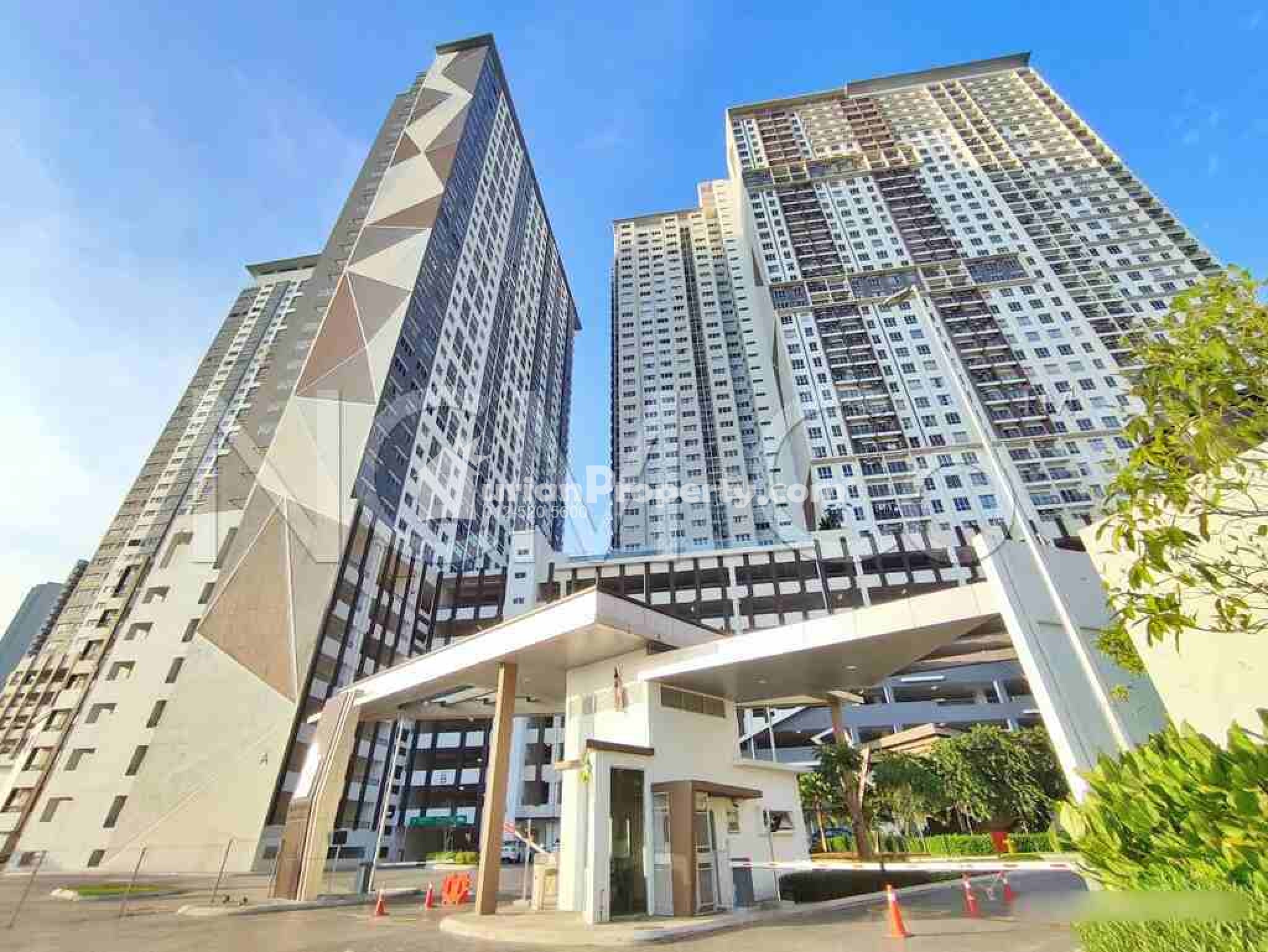 Condo For Auction at Platinum OUG Residences