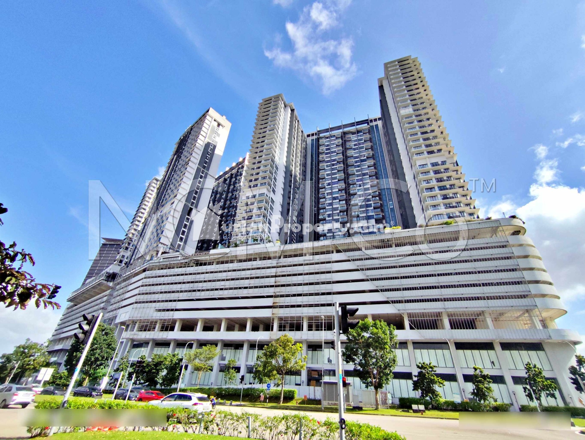 Apartment For Auction at D'Pristine