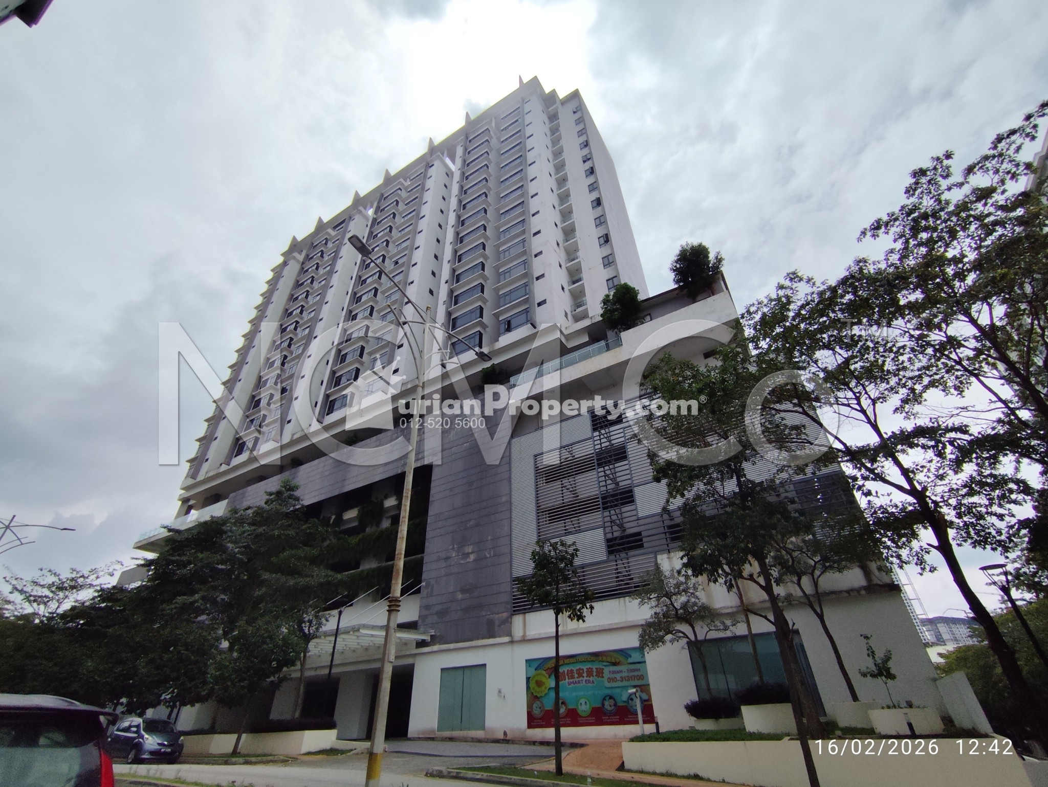 SOHO For Auction at Eve Suite