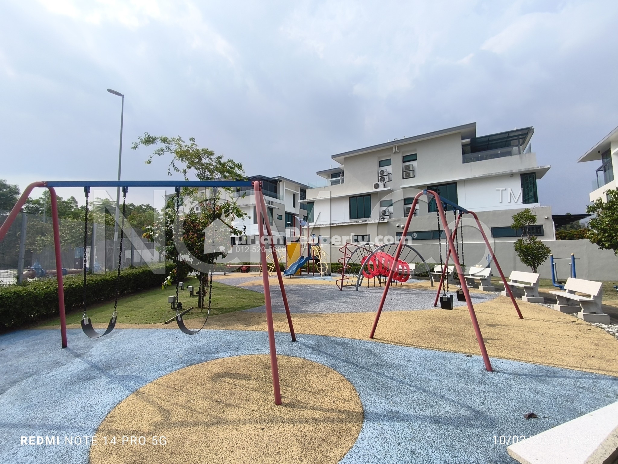 Semi D For Auction at Marvelane Homes by the Lake