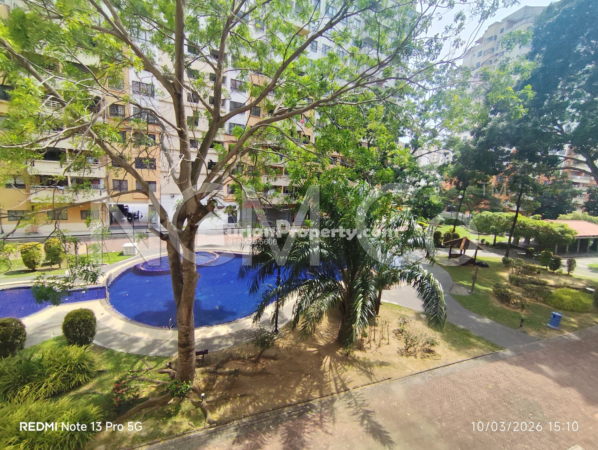 Apartment For Auction at Vistaria Apartment