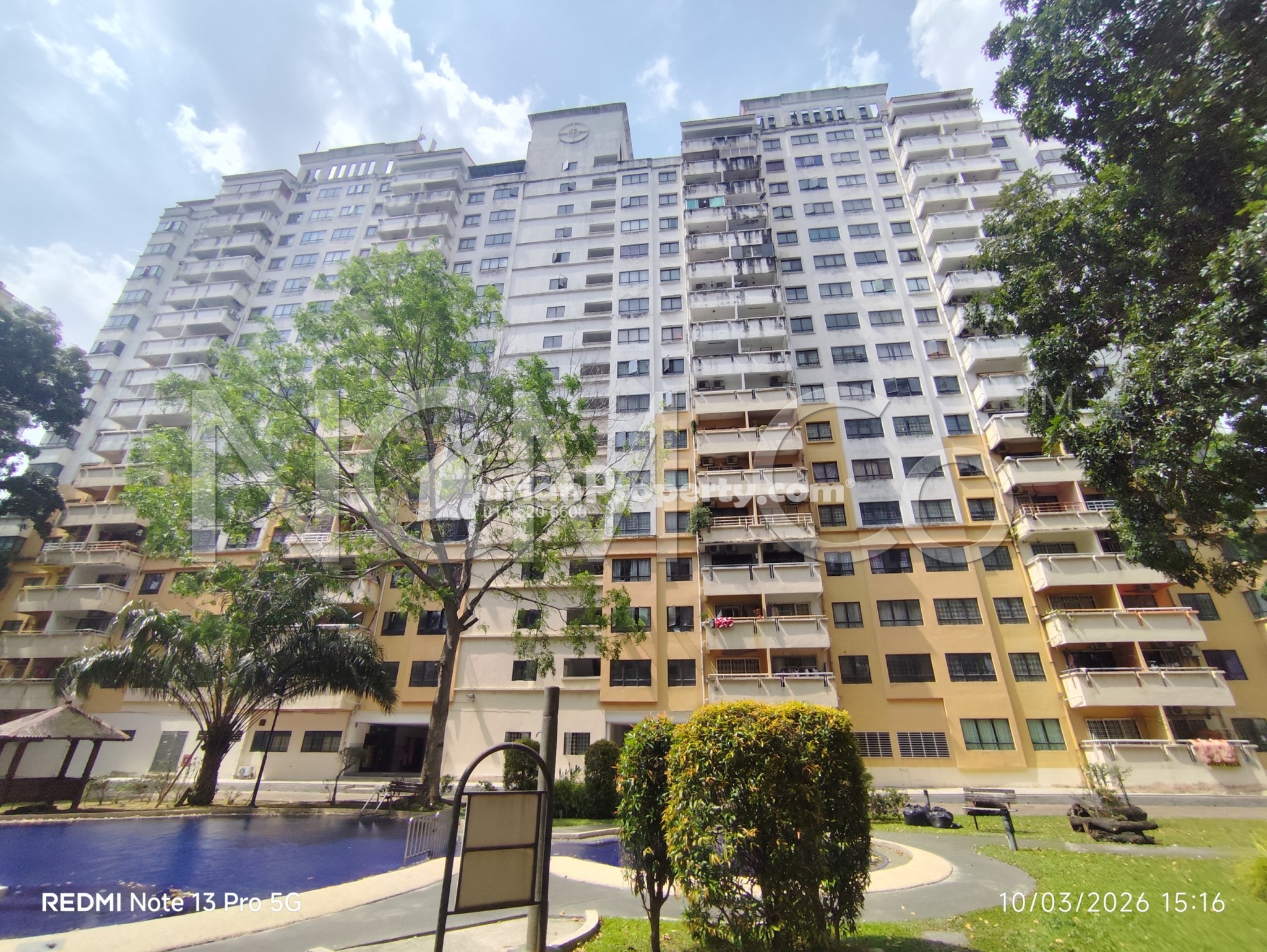 Apartment For Auction at Vistaria Apartment