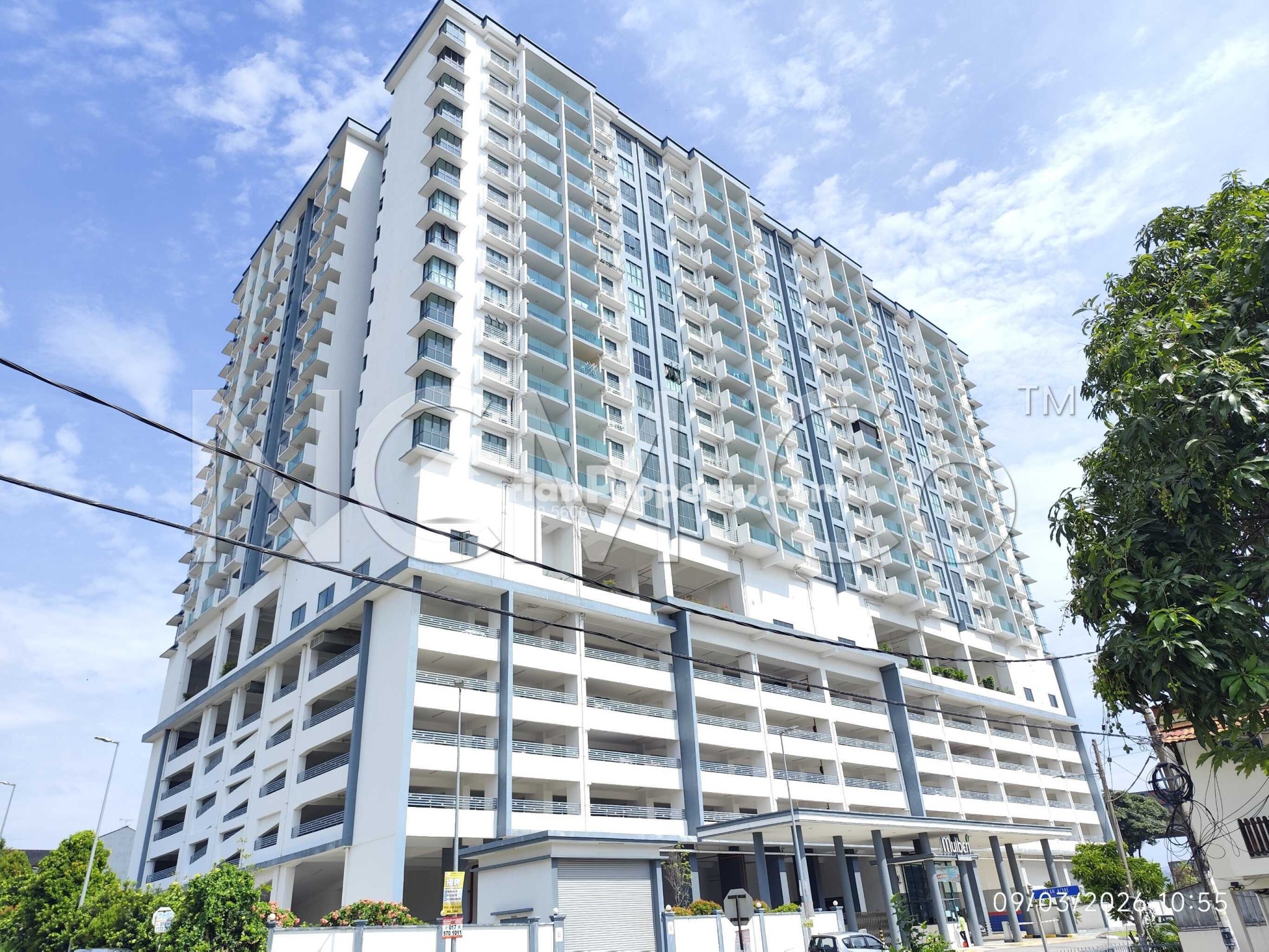 Condo For Auction at Mulberi Condominium