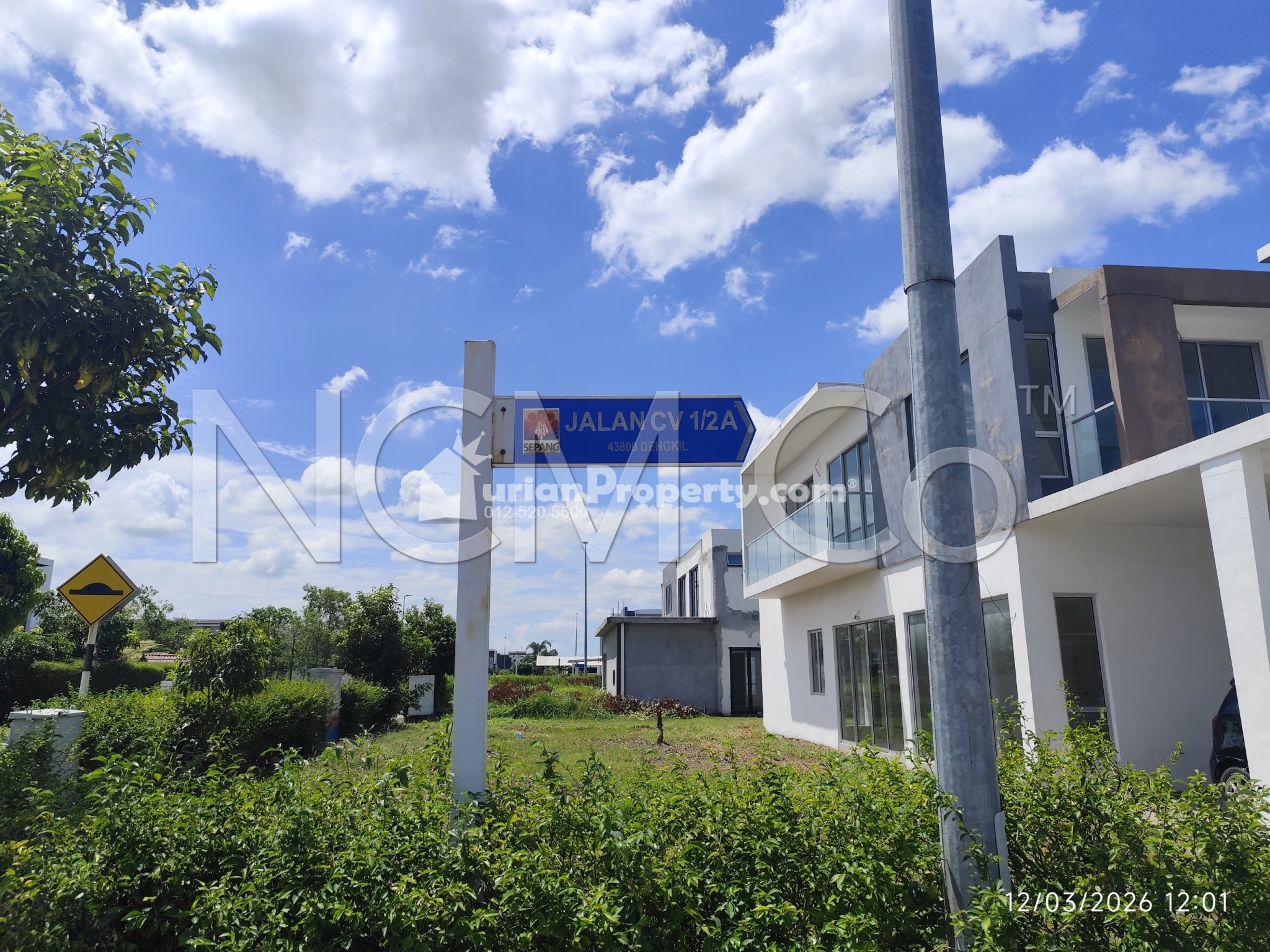 Terrace House For Auction at Casaview @ Cybersouth