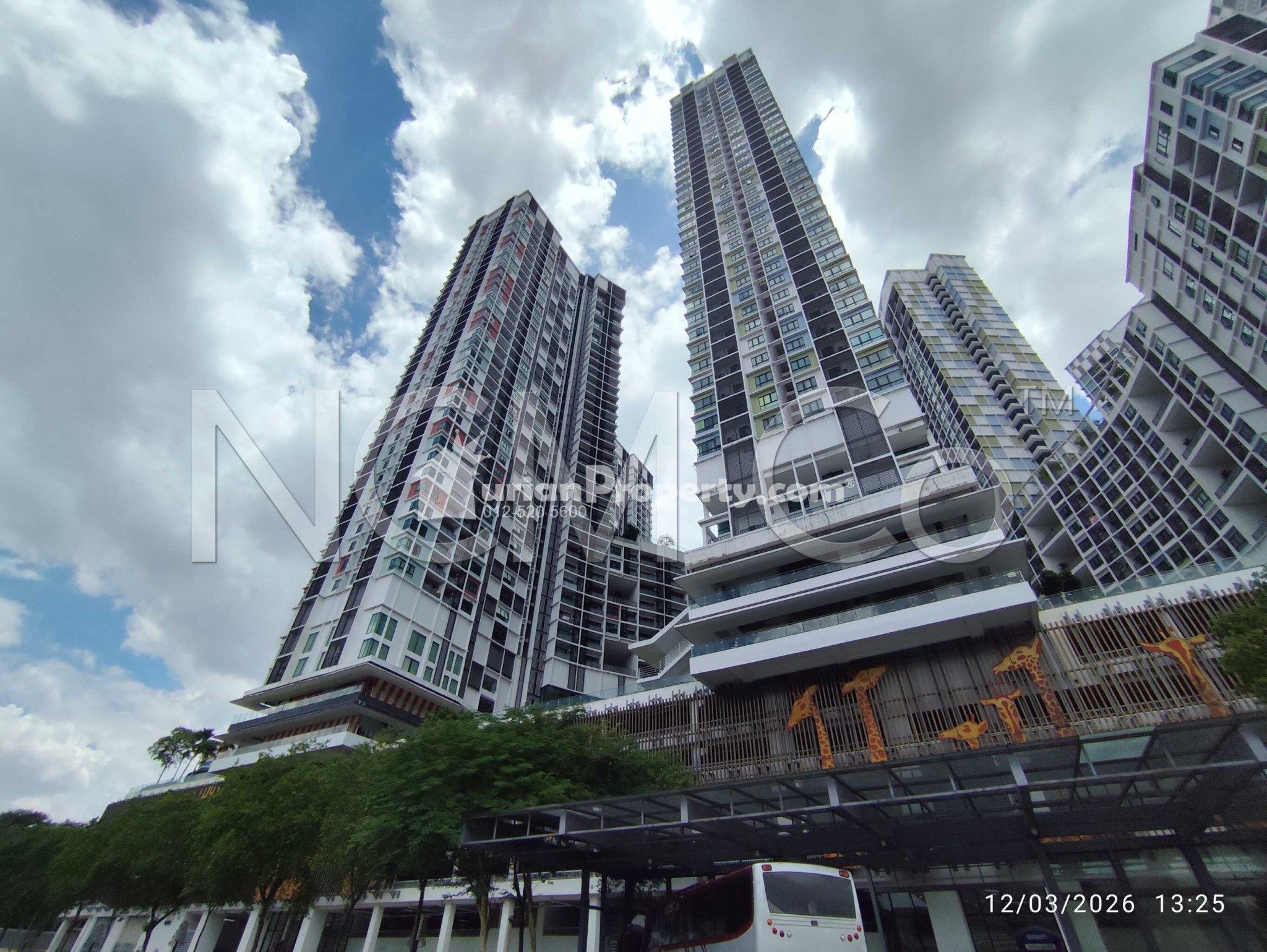 SOHO For Auction at i Soho