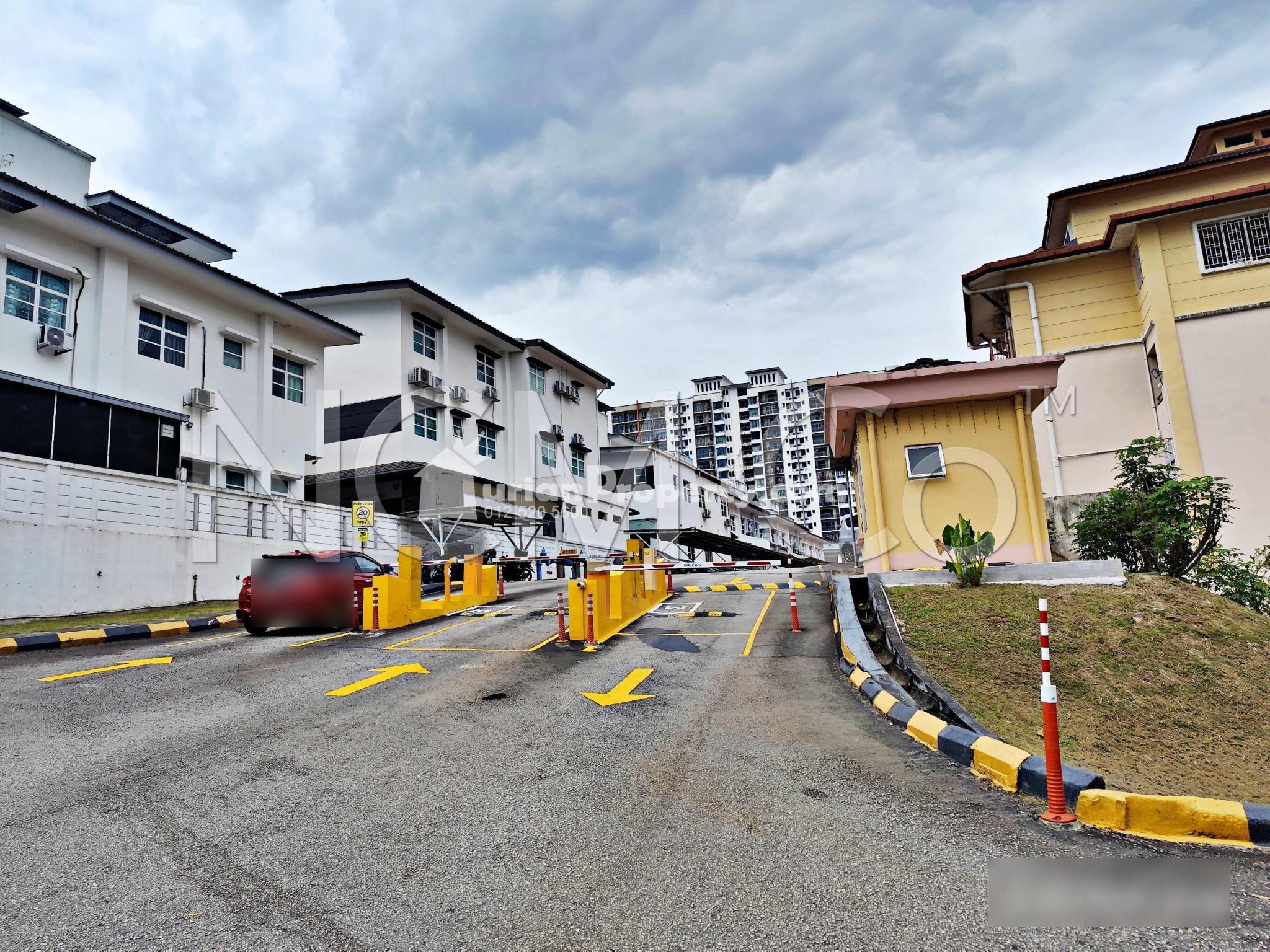 Apartment For Auction at Andari Townvilla