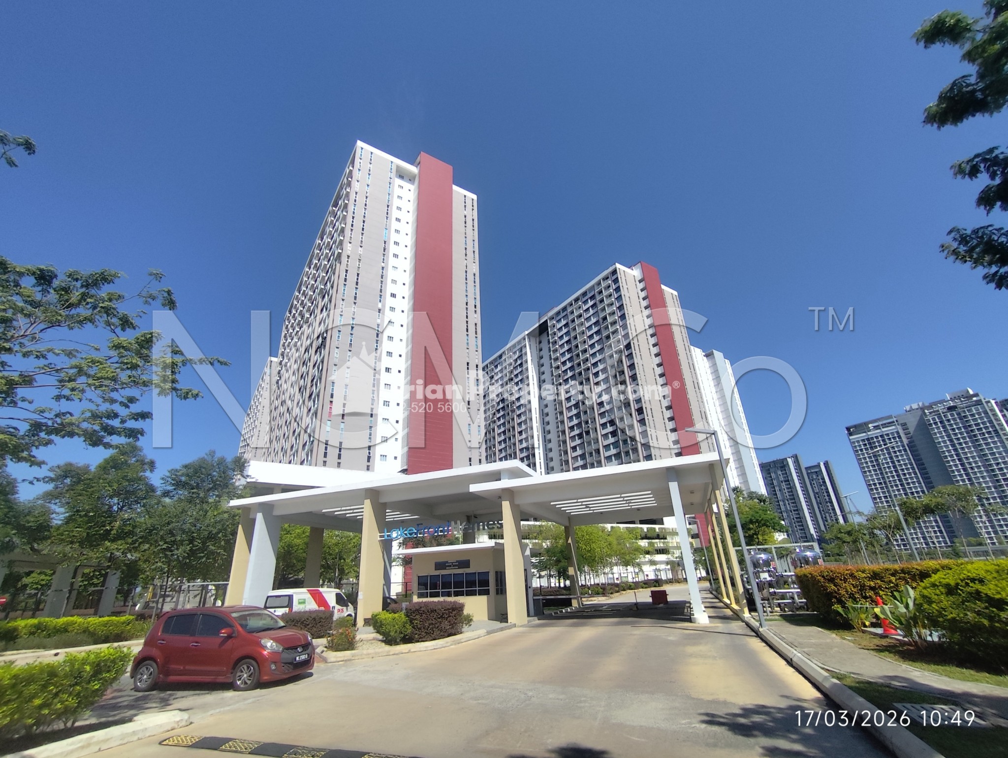 Apartment For Auction at Lakefront Residence