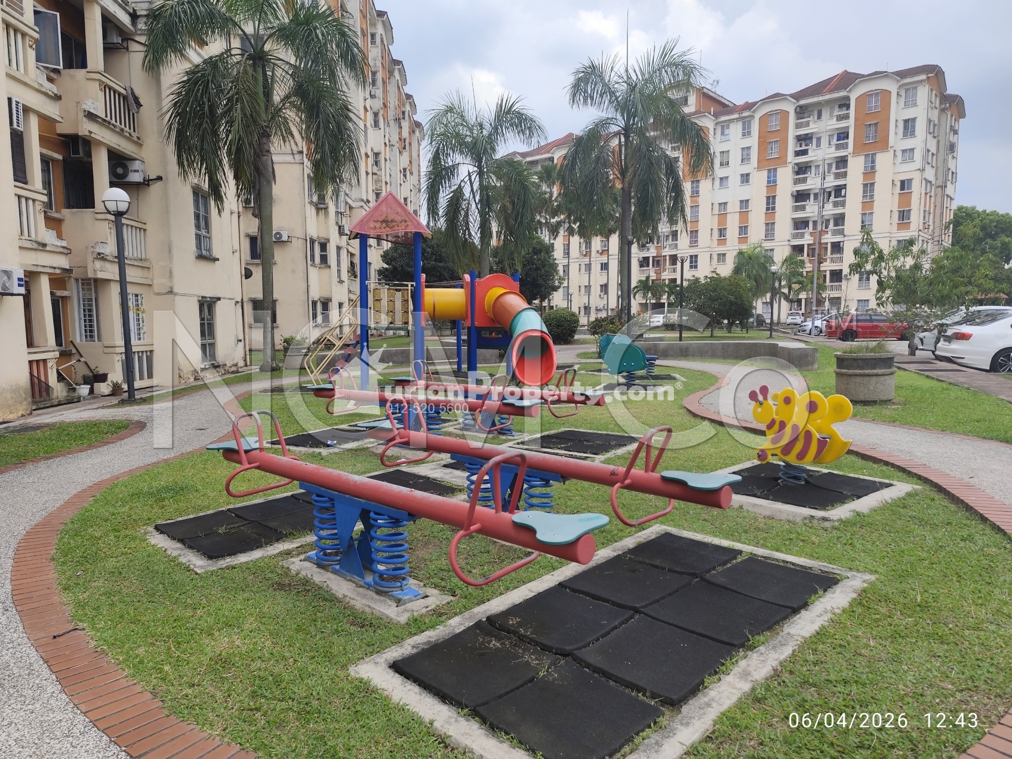 Apartment For Auction at Danaumas Apartment