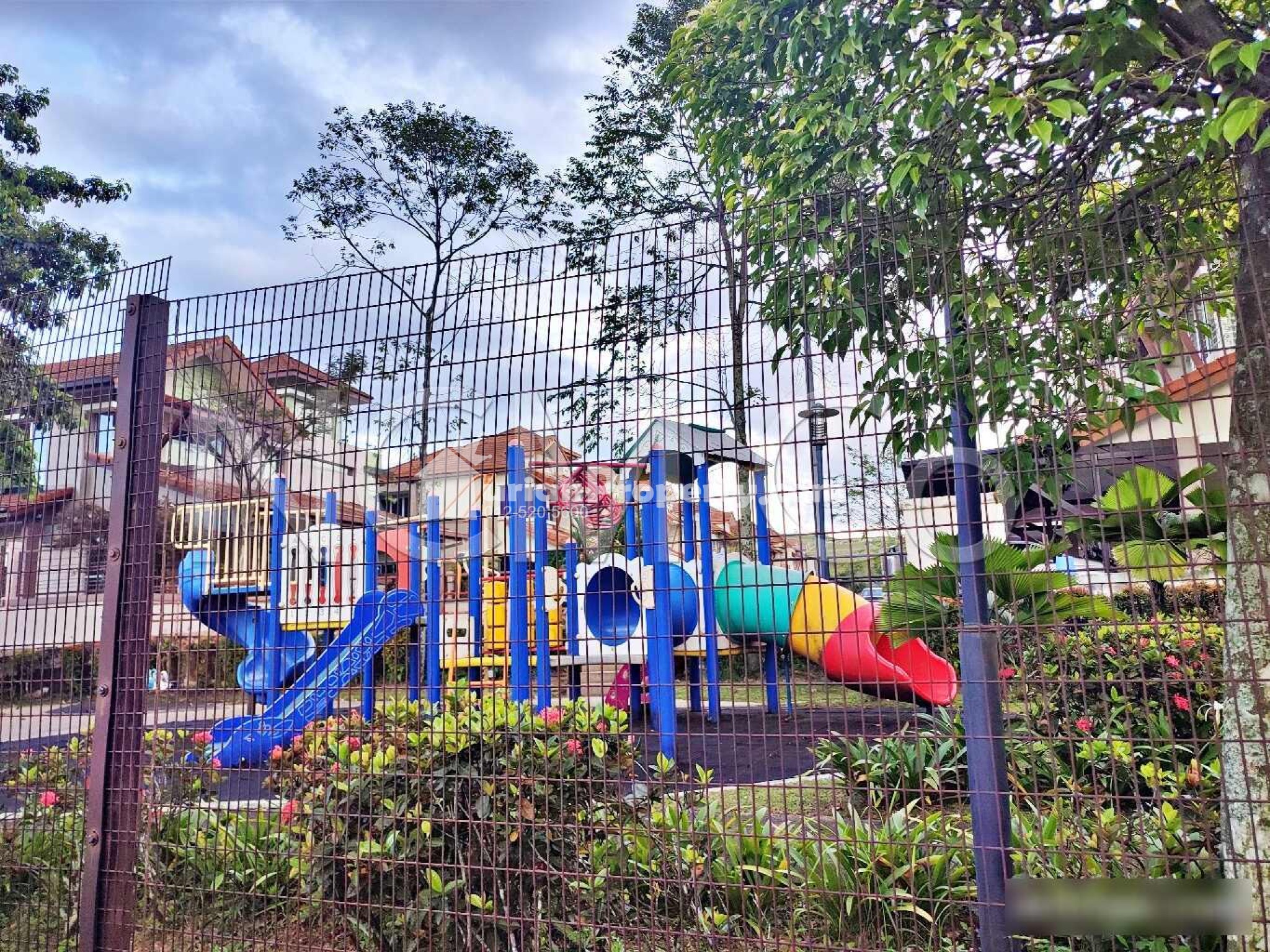 Semi D For Auction at Anggun 1