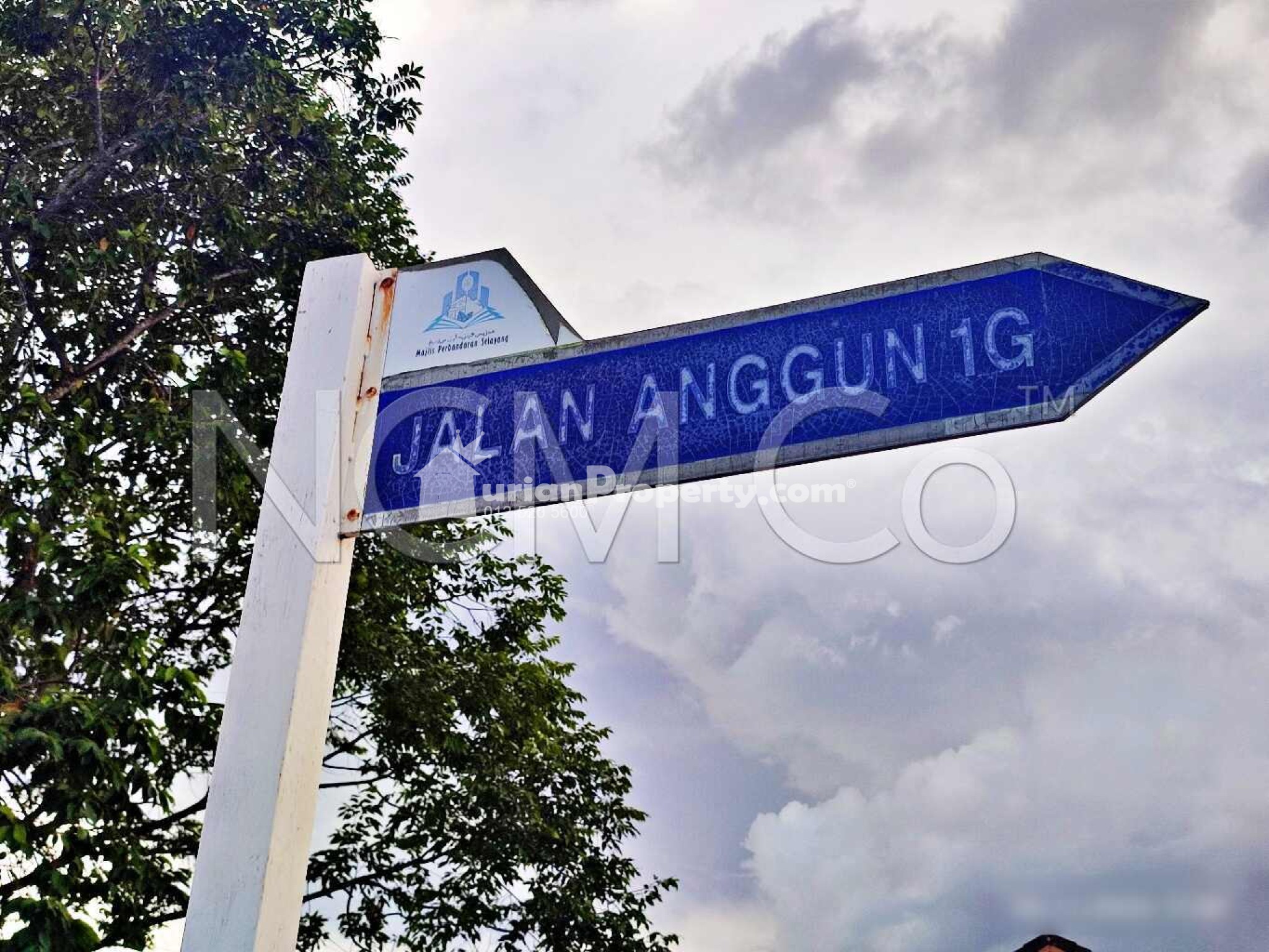 Semi D For Auction at Anggun 1