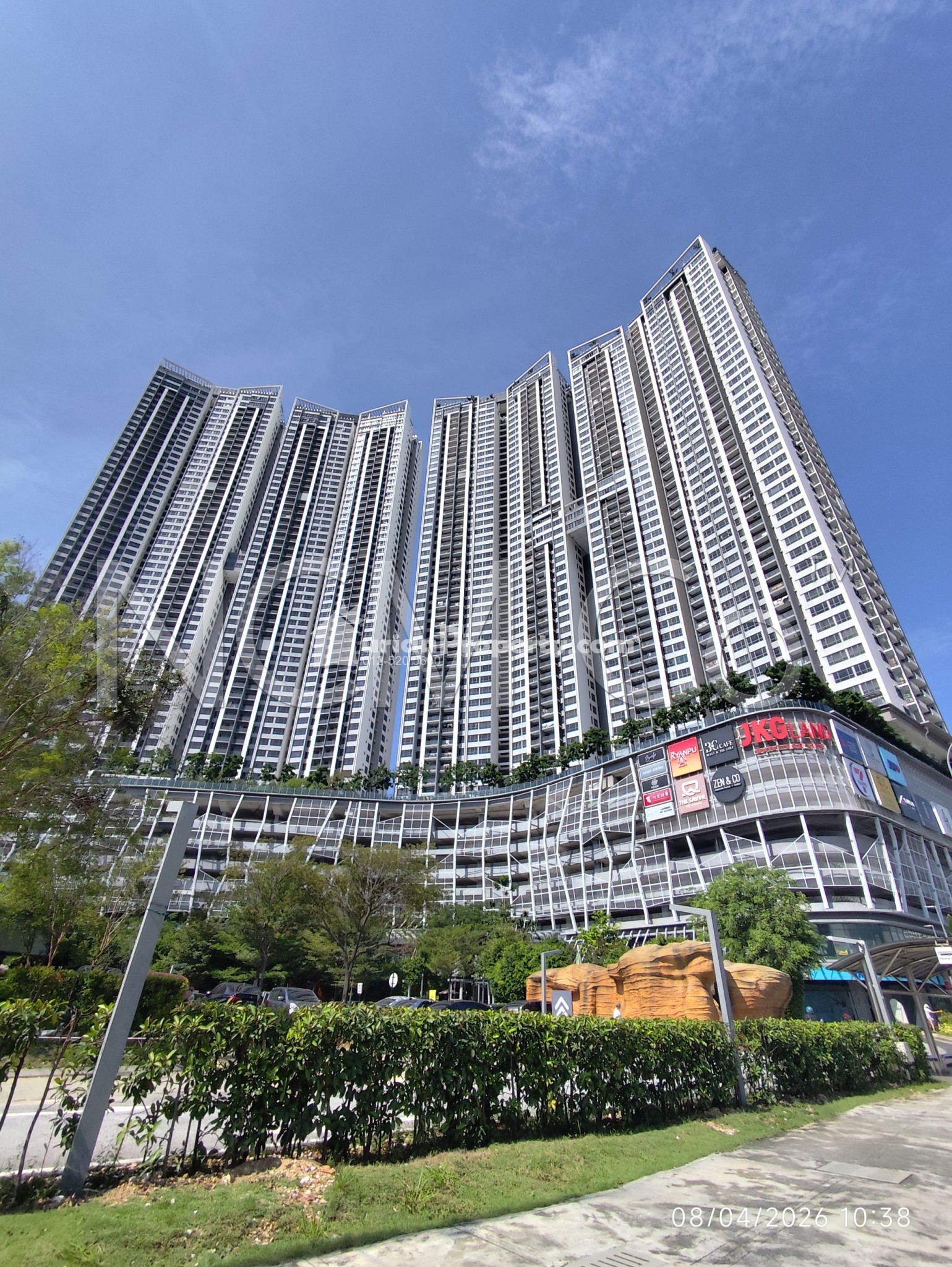 Serviced Residence For Auction at The Era