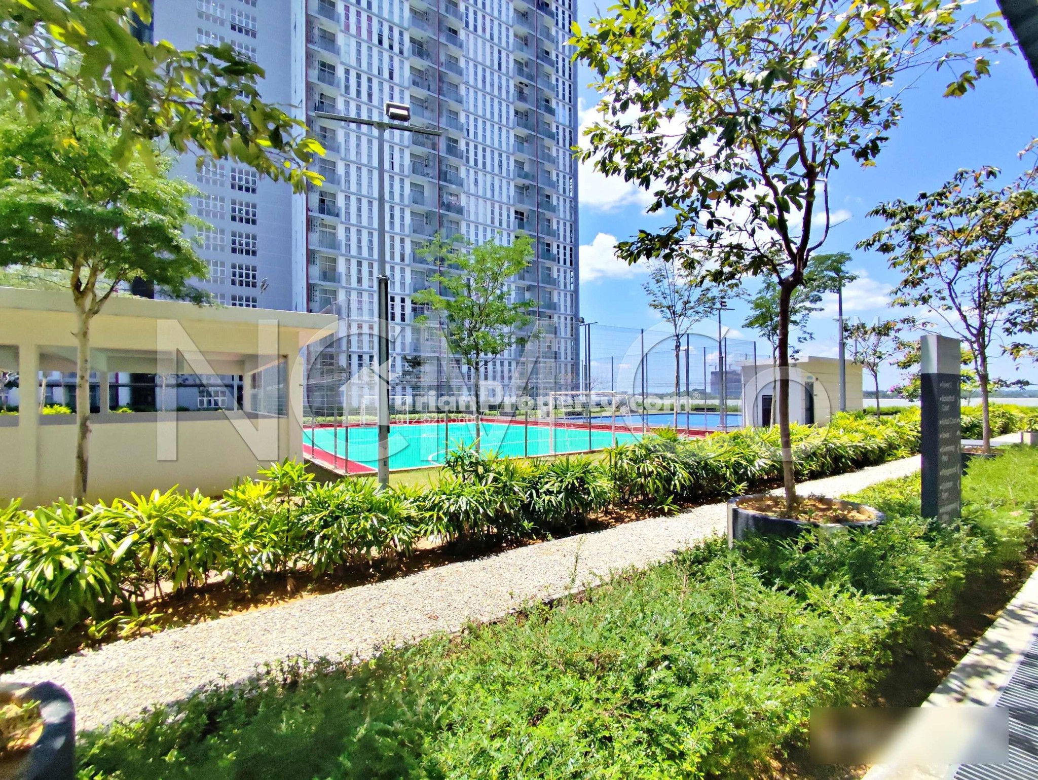 Apartment For Auction at Lakefront Residence