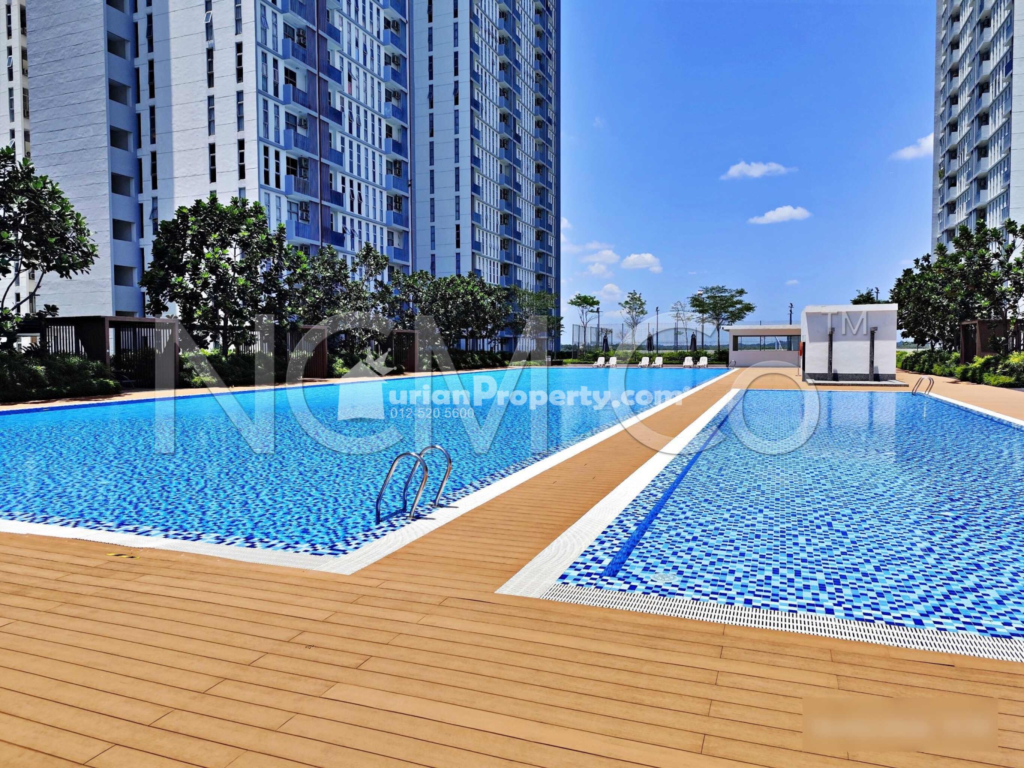 Apartment For Auction at Lakefront Residence