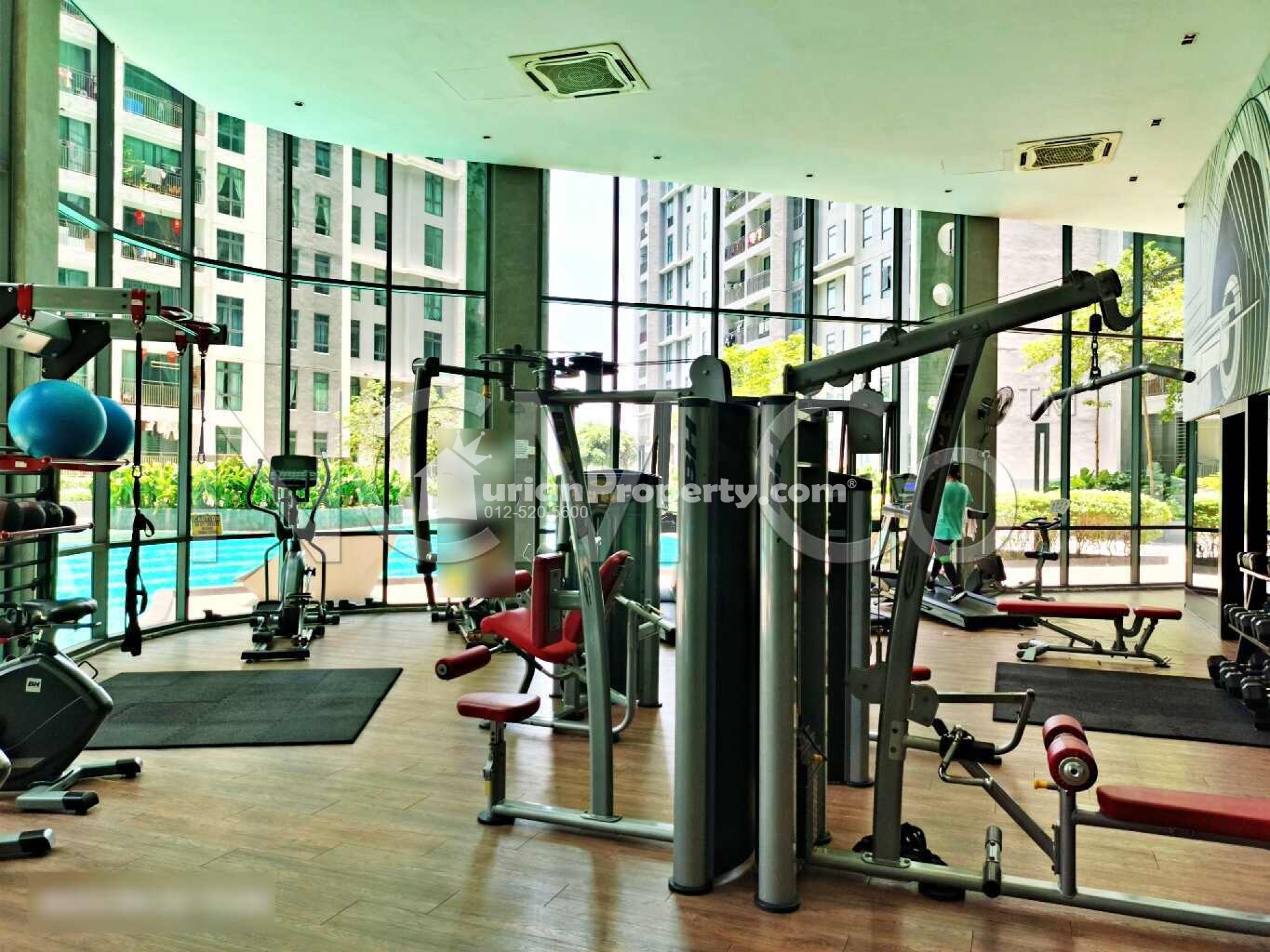 Condo For Auction at The Henge