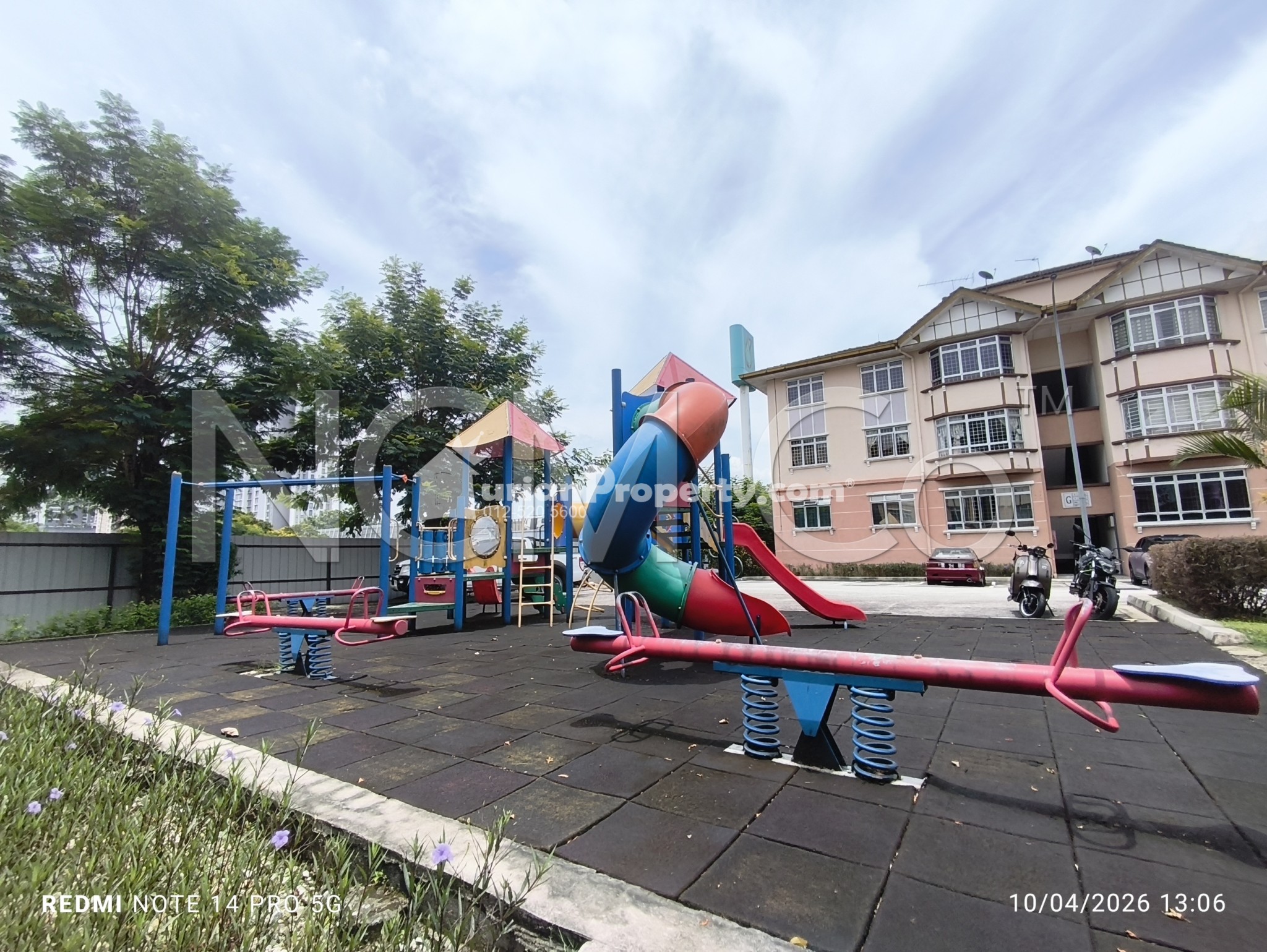 Apartment For Auction at D'Shire Villa