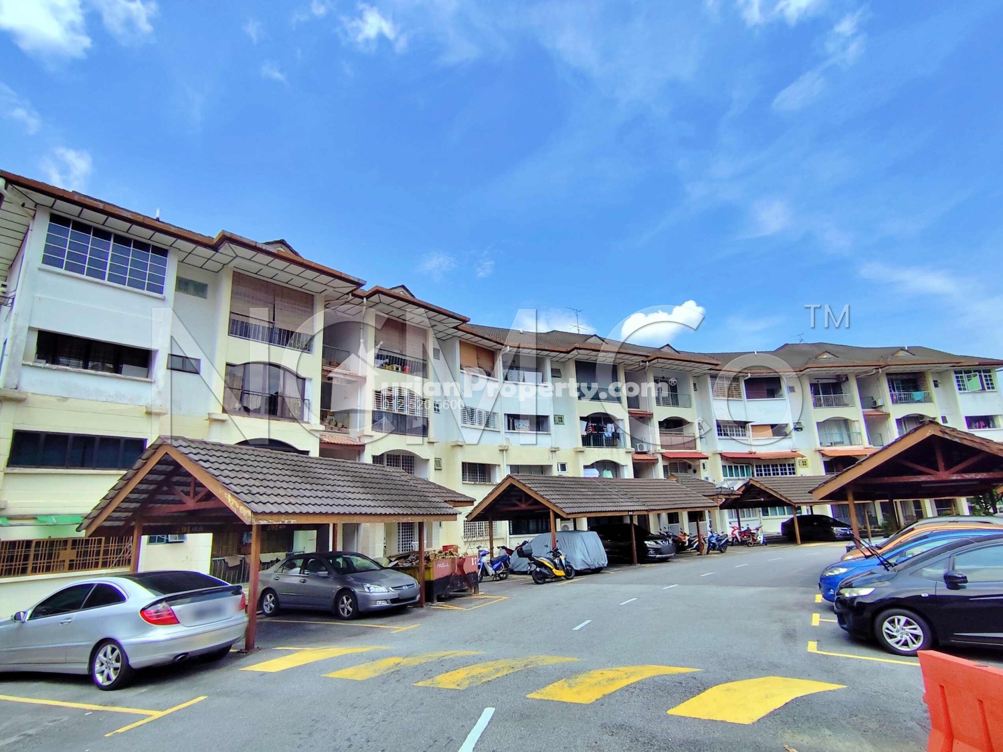 Condo For Auction at Villa Duta