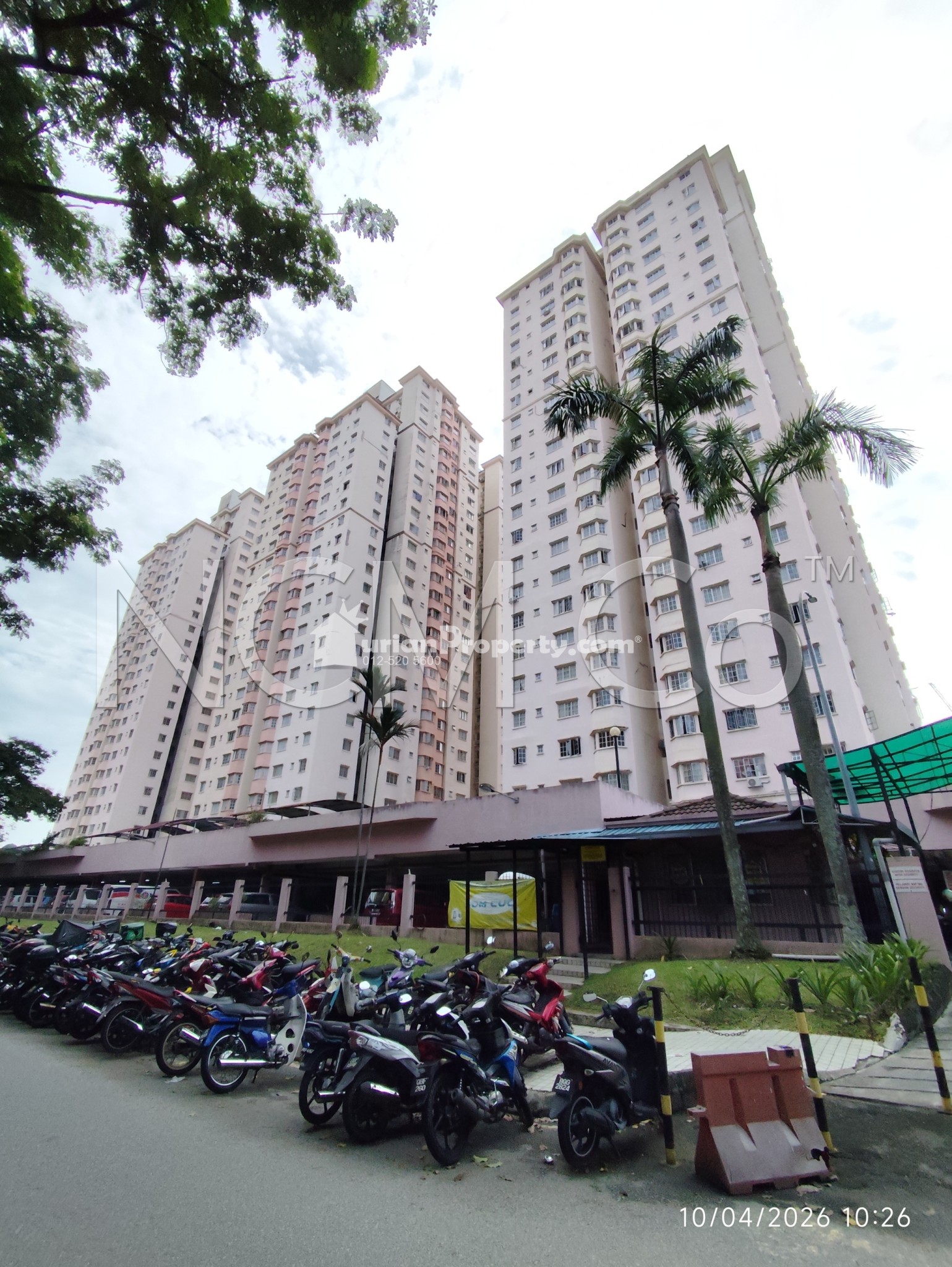 Apartment For Auction at Mawar Apartment