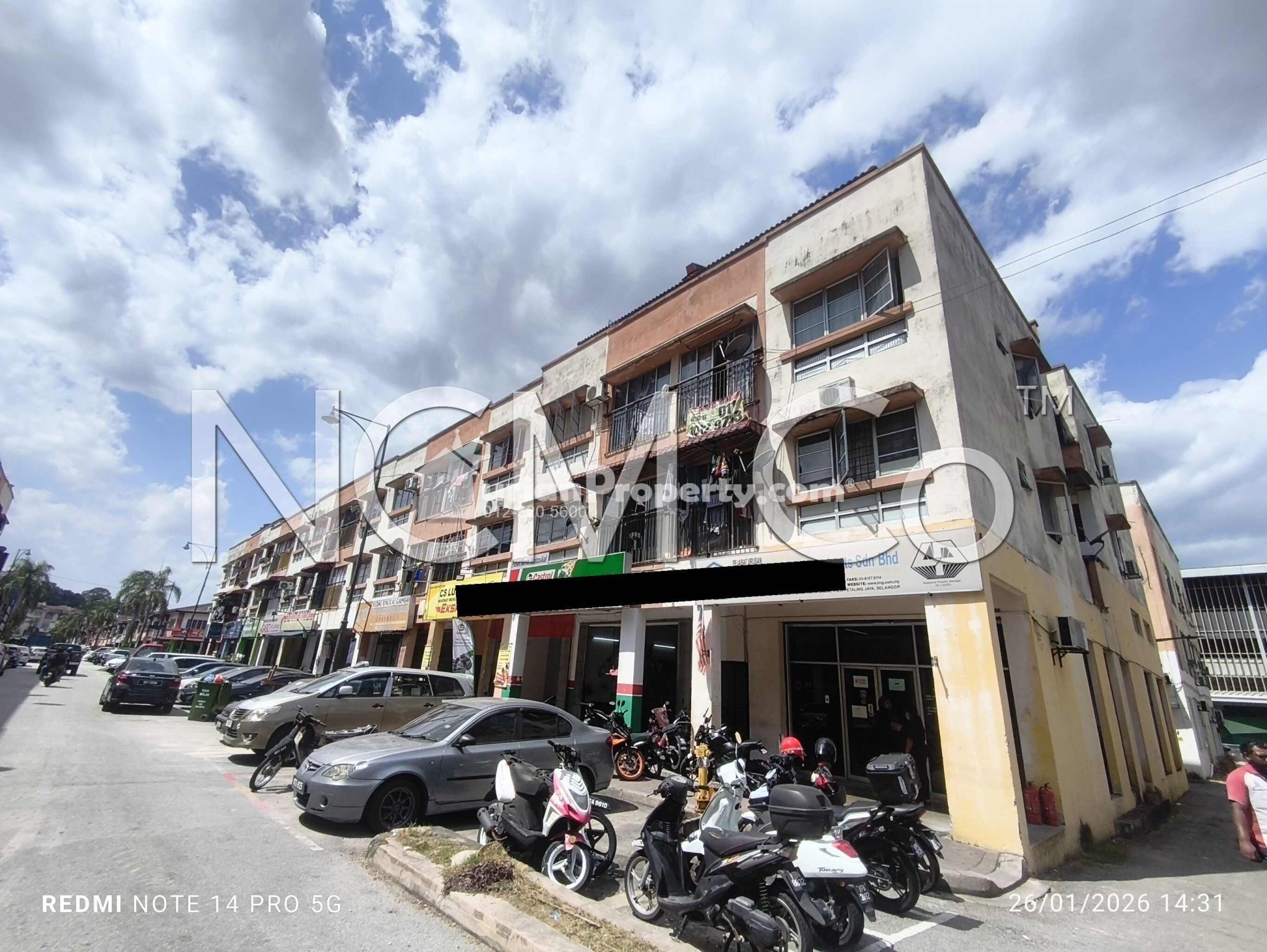 Apartment For Auction at Vista Shop Apartment