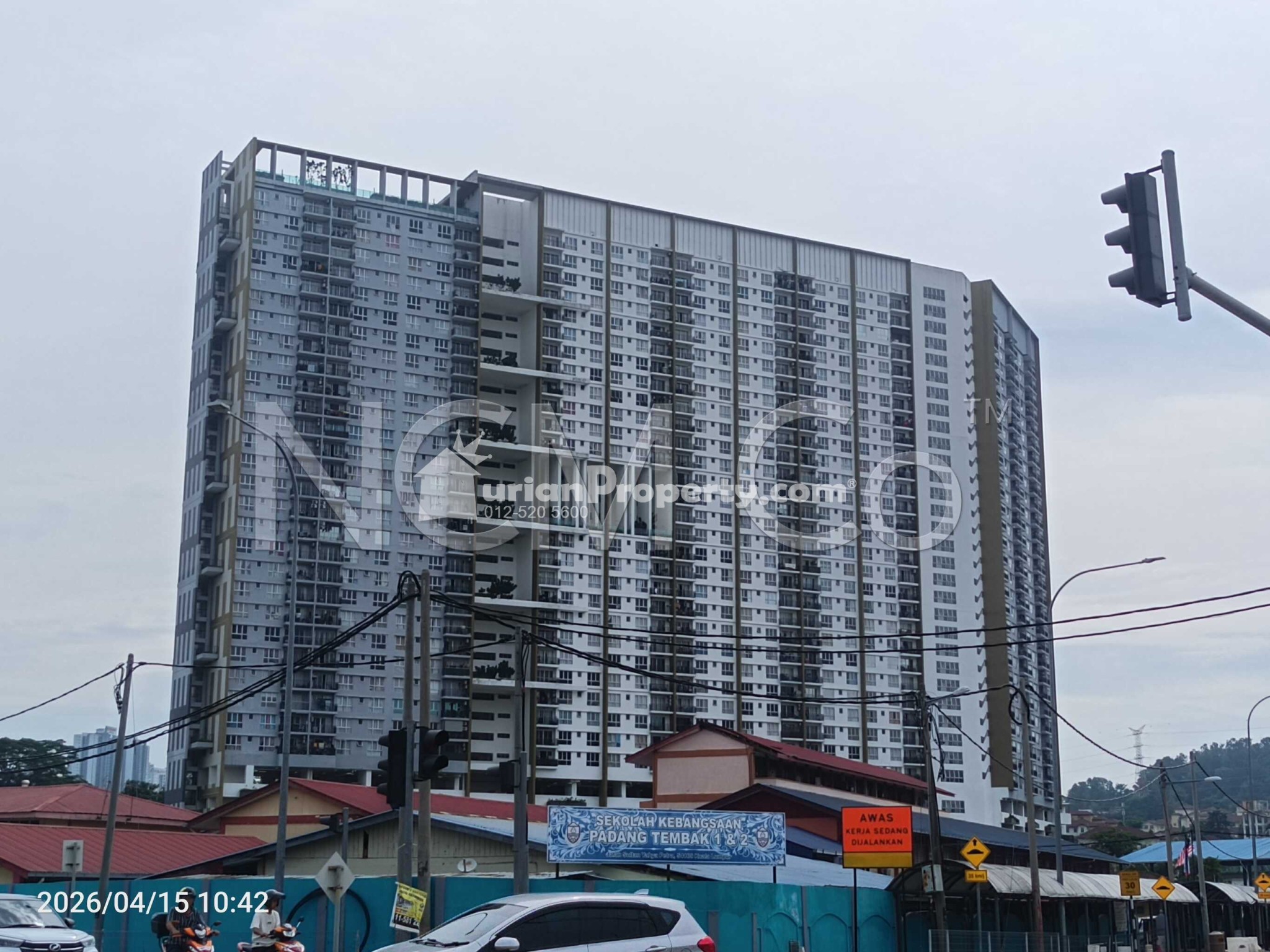 Apartment For Auction at Platinum Splendor