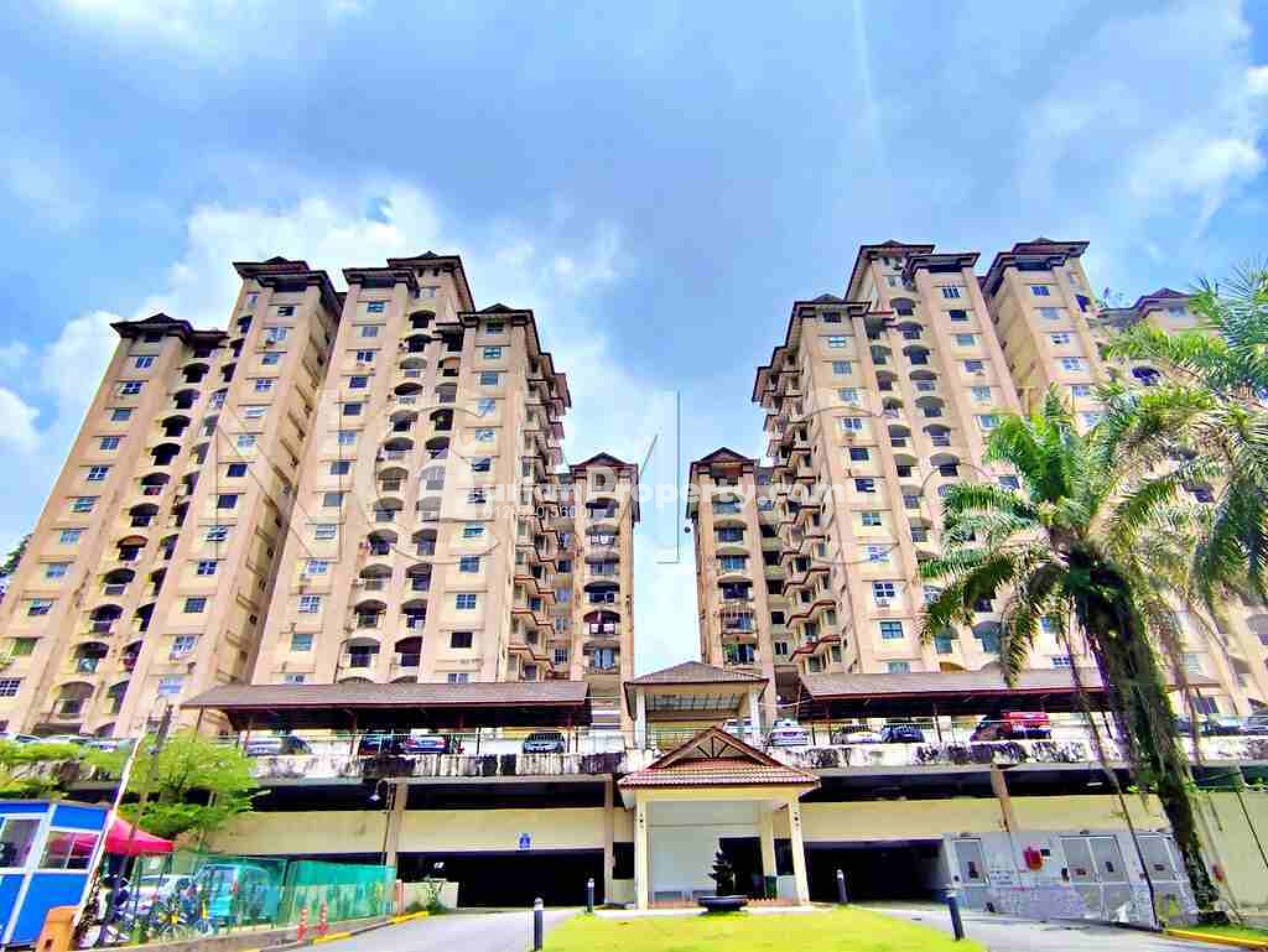 Condo For Auction at Villa Duta
