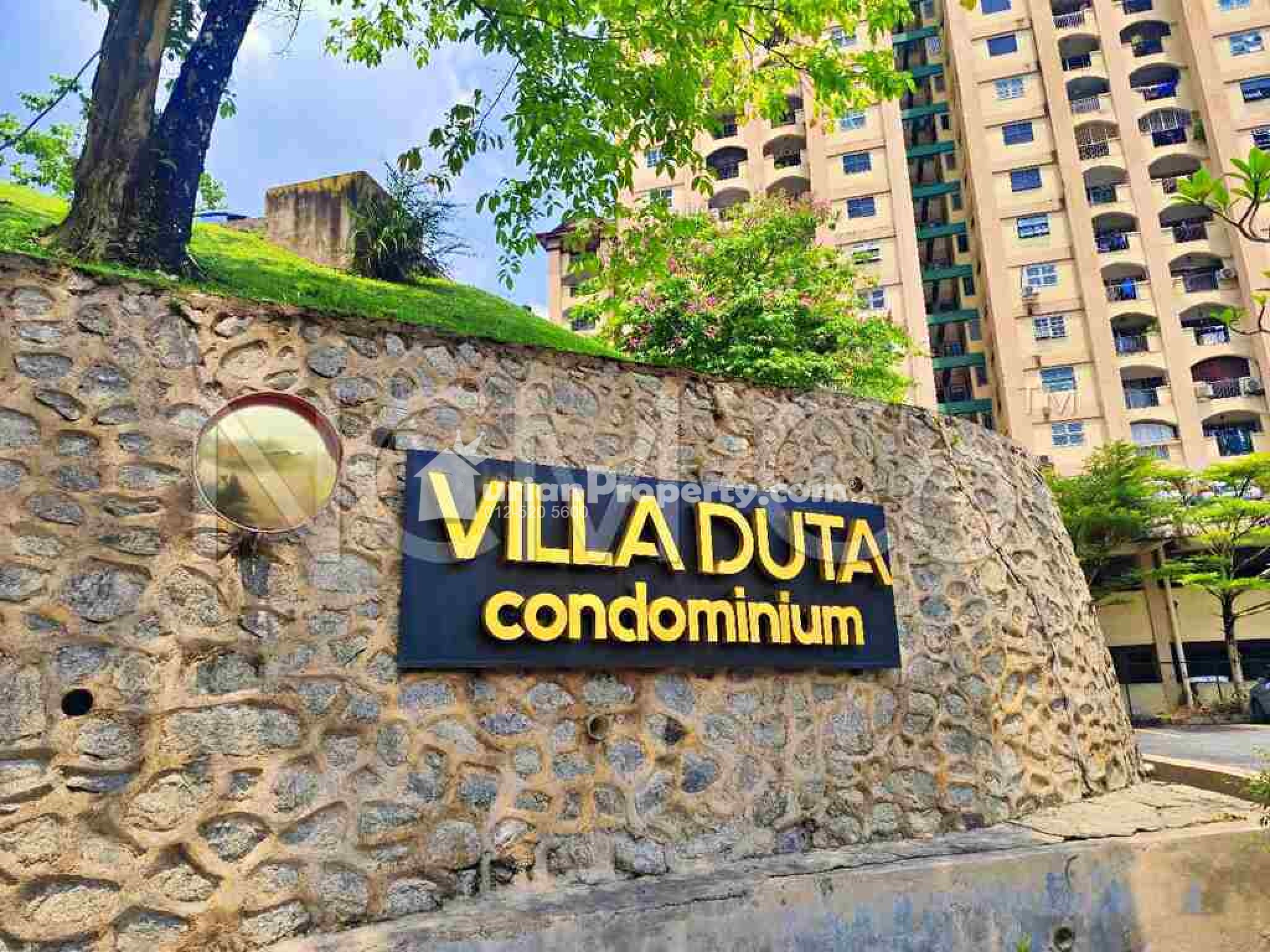 Condo For Auction at Villa Duta