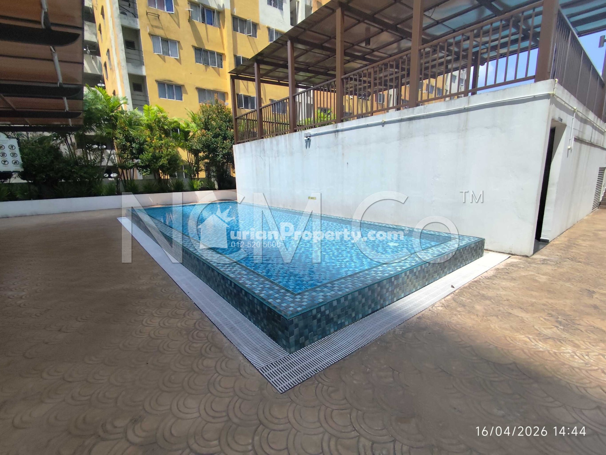 Apartment For Auction at Palm Garden Apartment