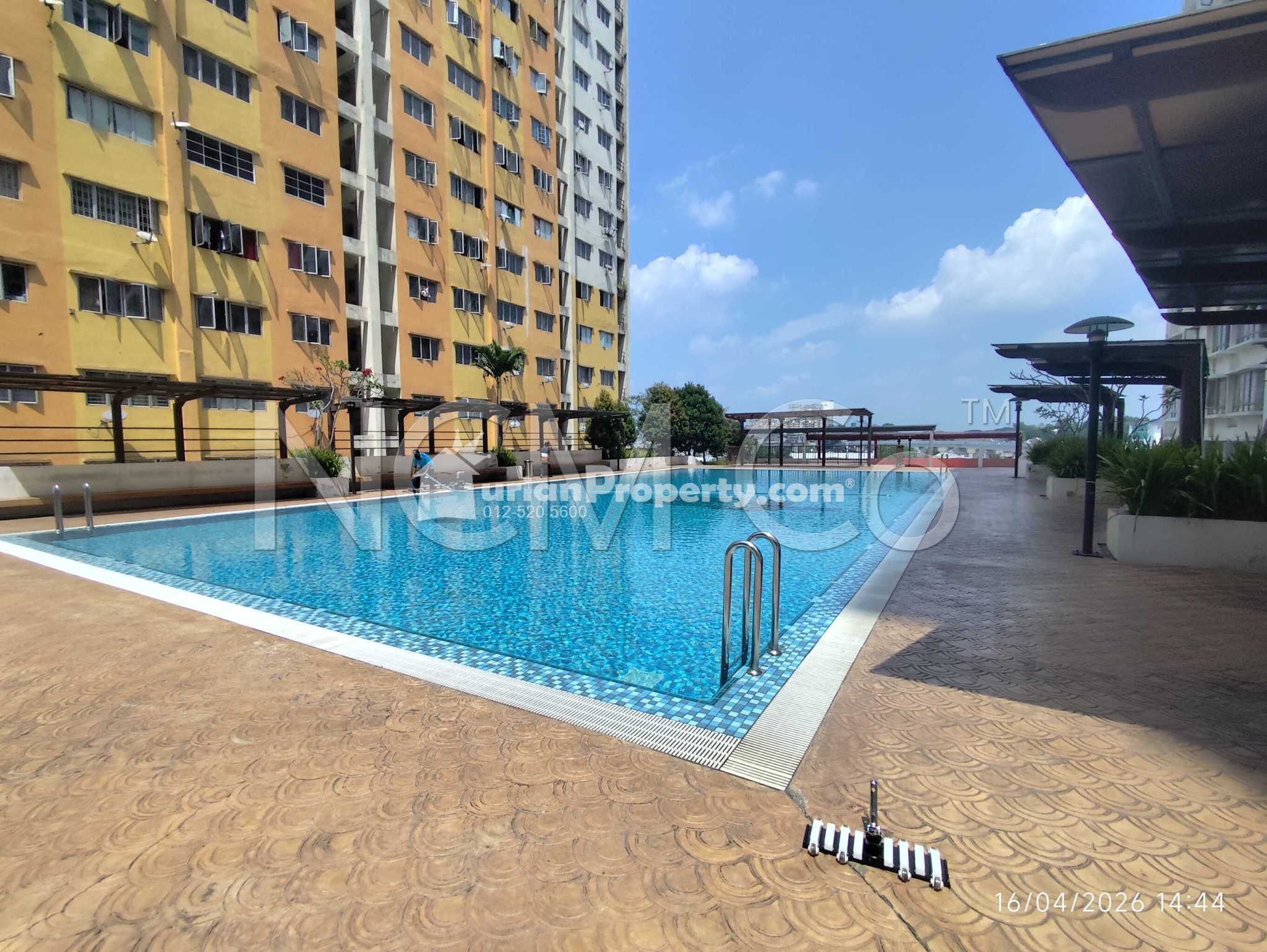 Apartment For Auction at Palm Garden Apartment