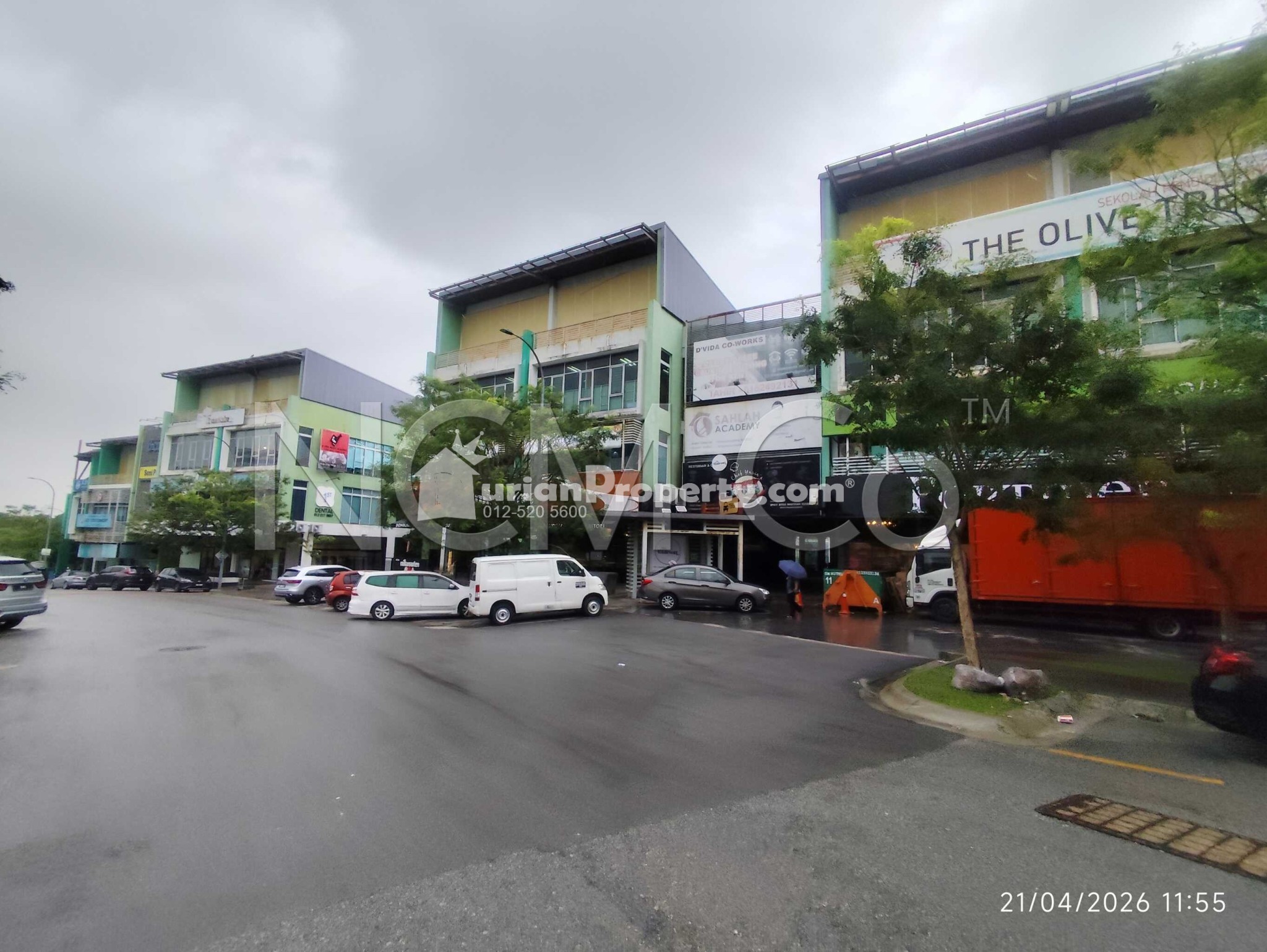 Shop Office For Auction at D'Vida