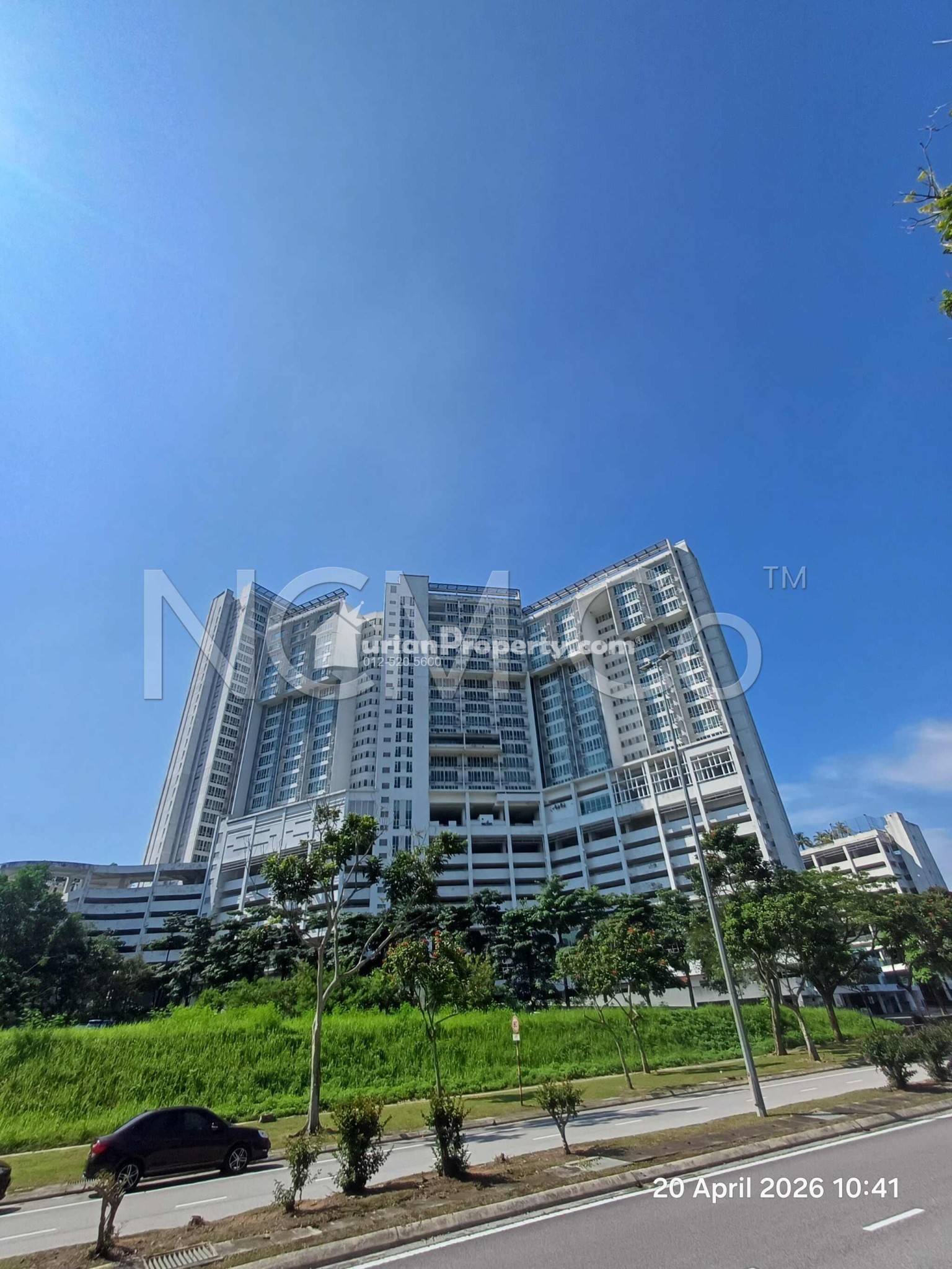Apartment For Auction at Garden Plaza