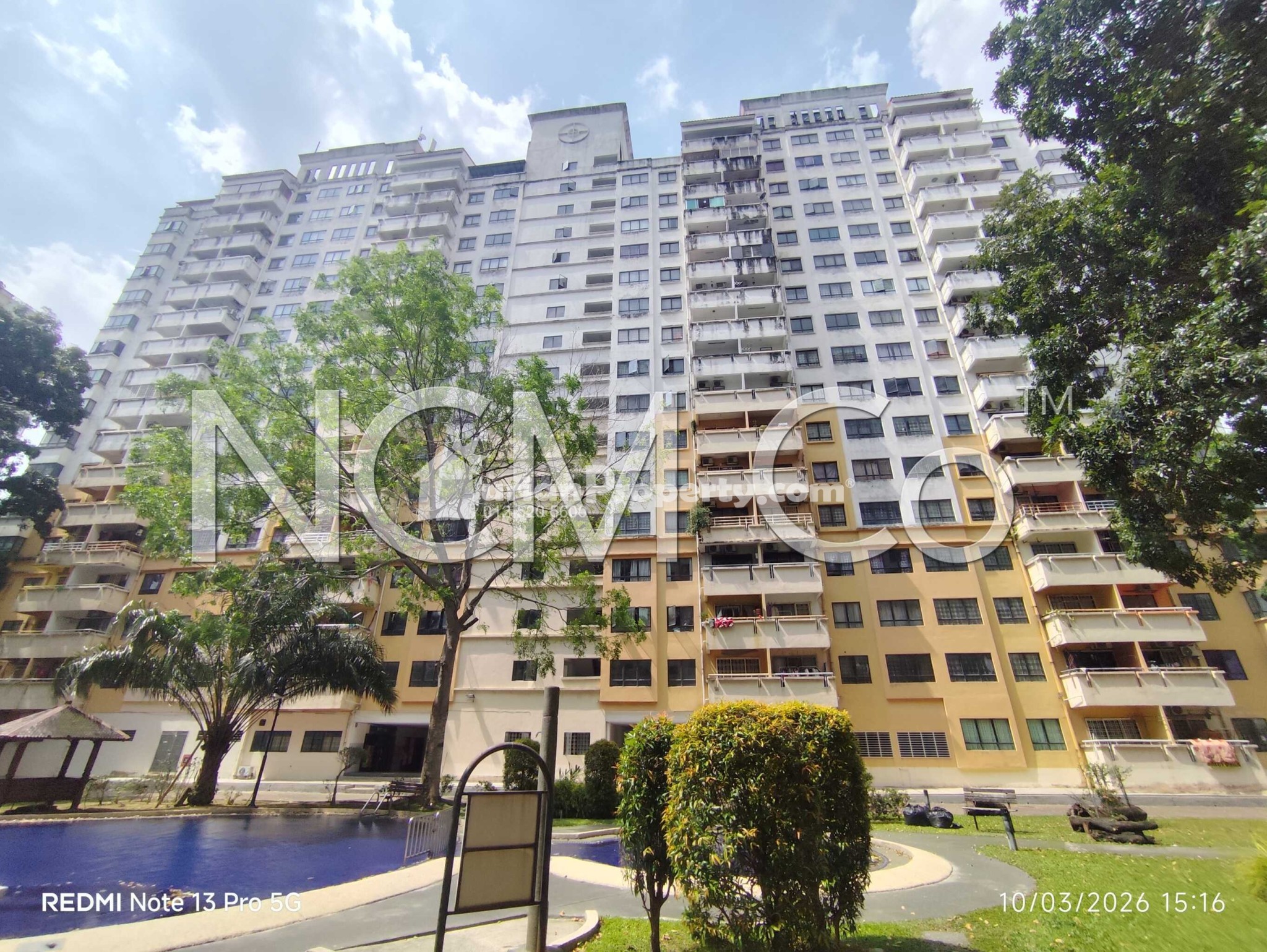 Apartment For Auction at Vistaria Apartment