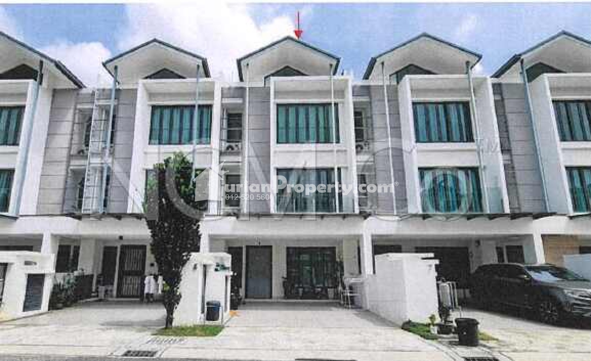 Terrace House For Auction at Andira Park