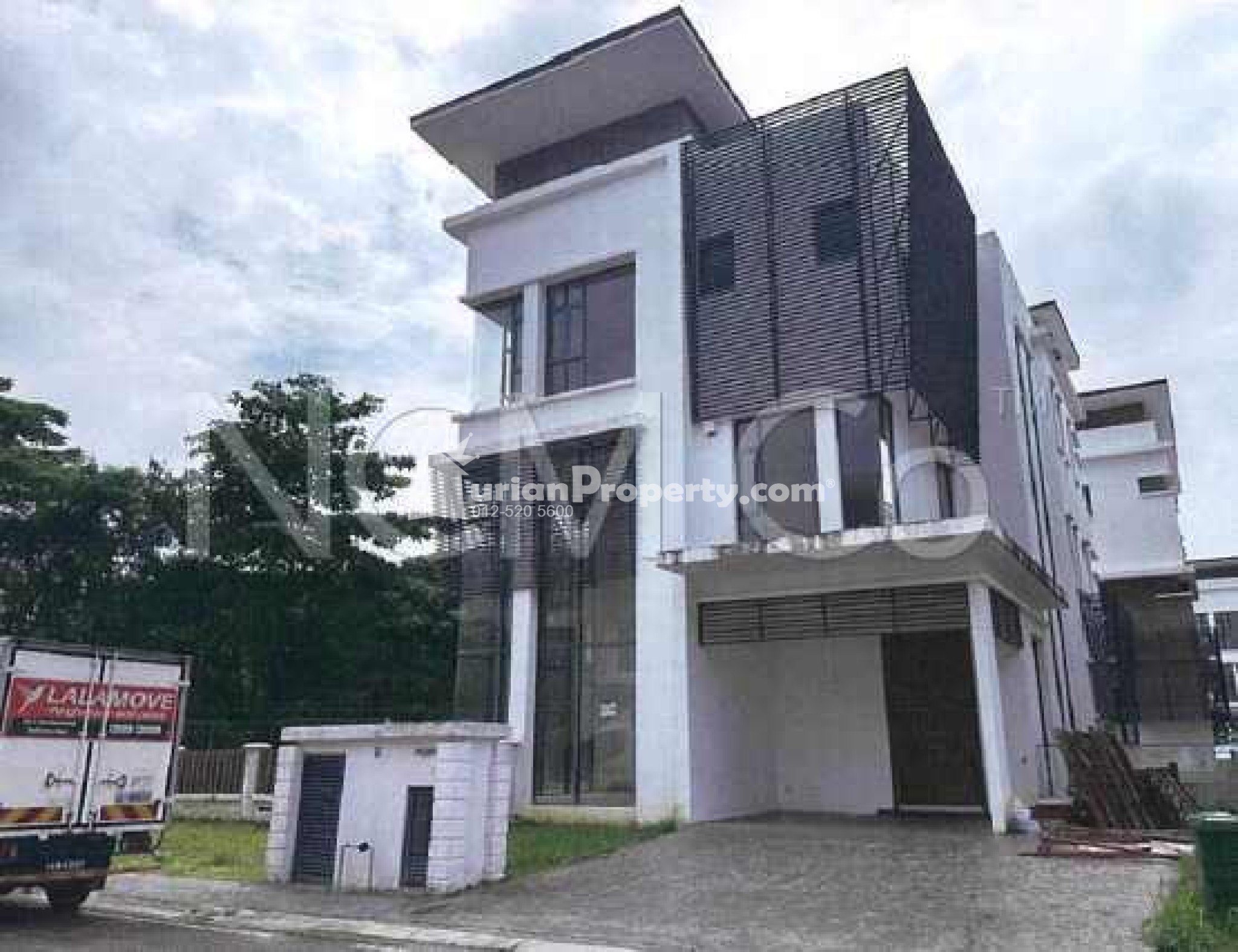 Bungalow House For Auction at Residence 33