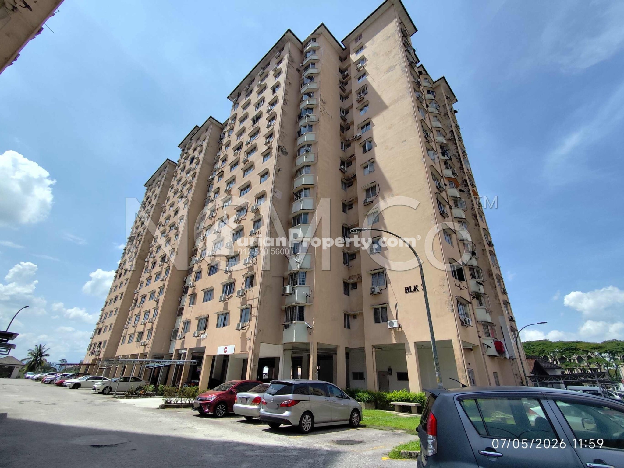 Apartment For Auction at Desa Dua