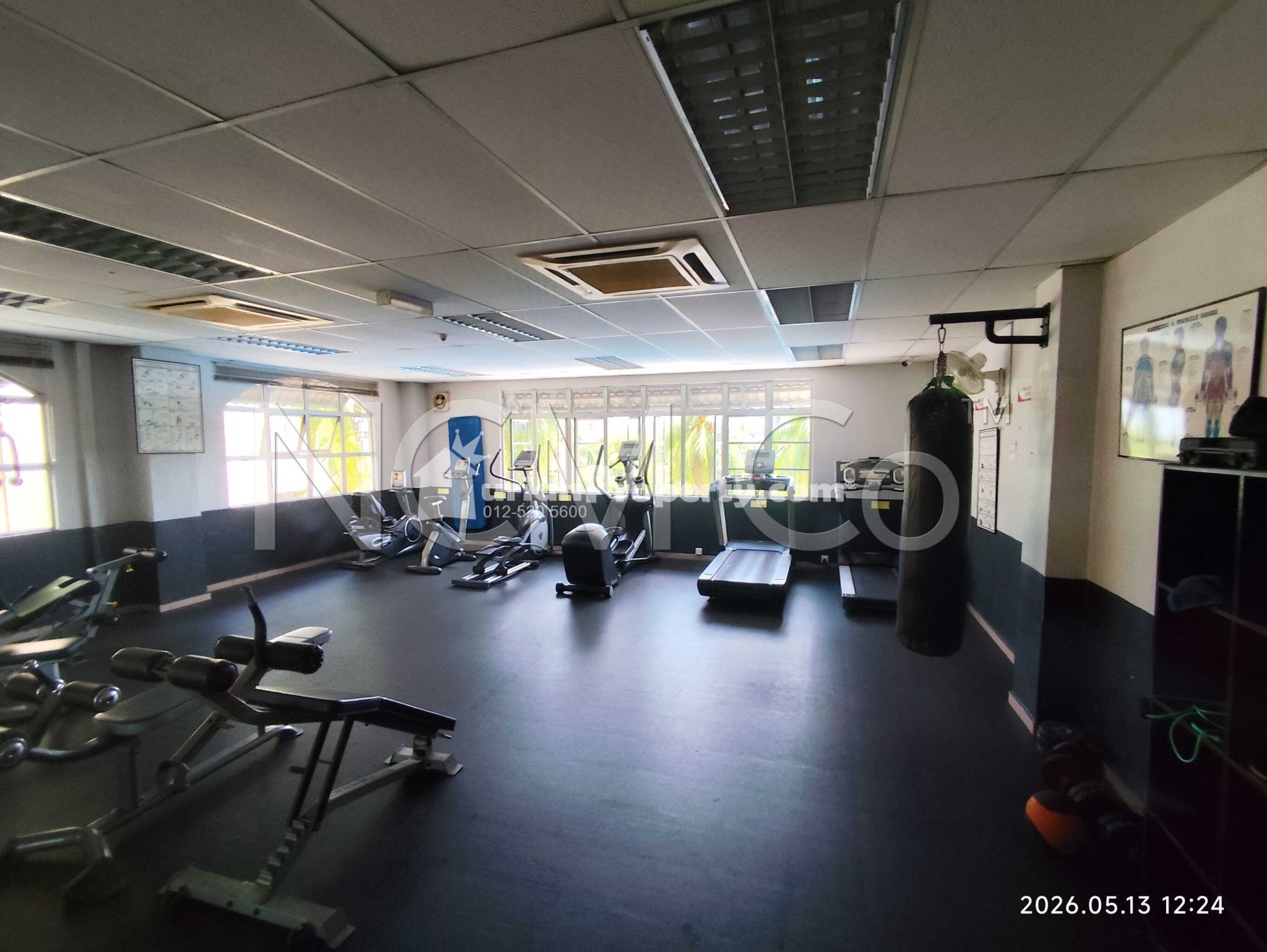 Condo For Auction at Vista Komanwel