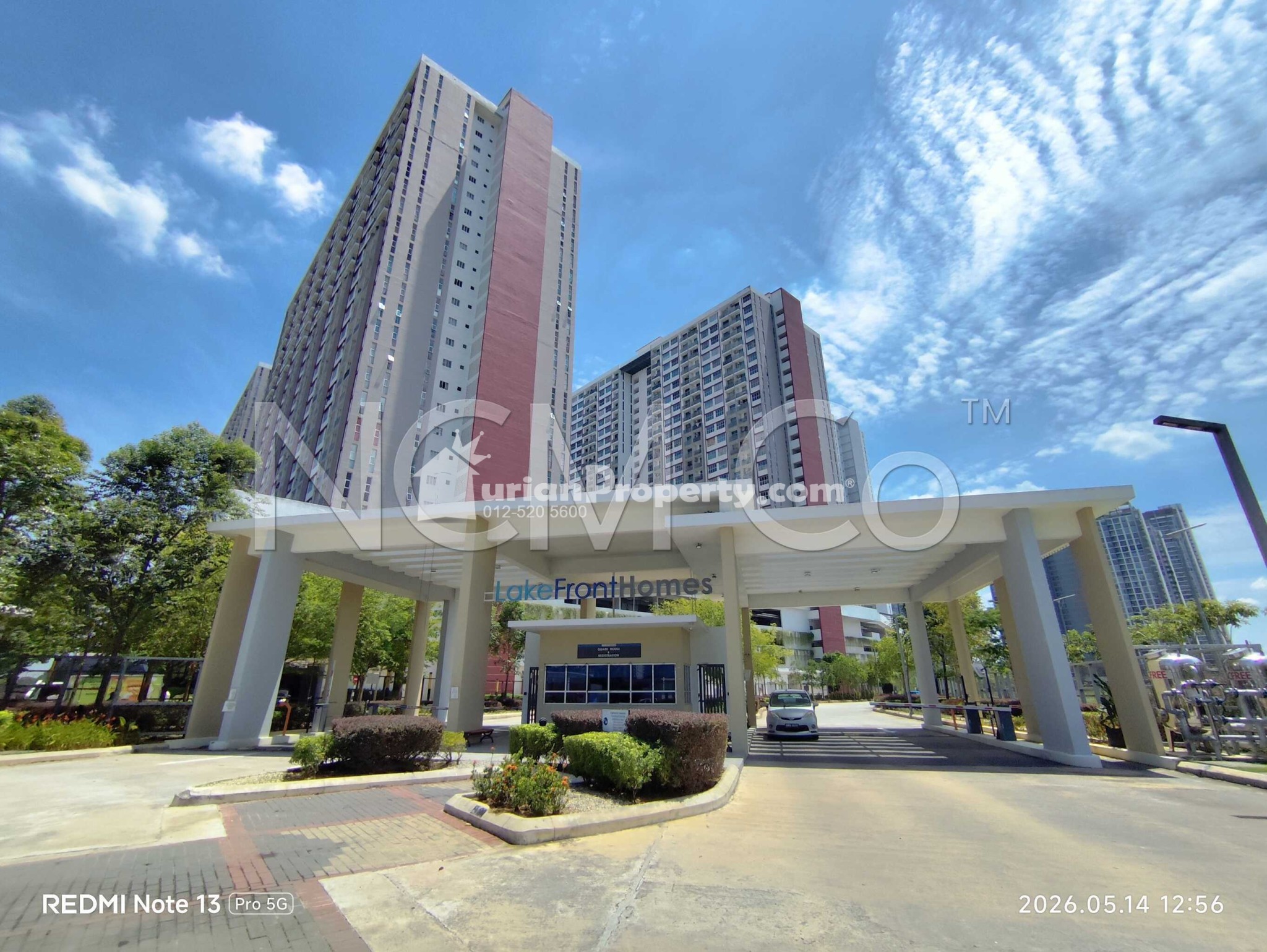 Apartment For Auction at Lakefront Residence