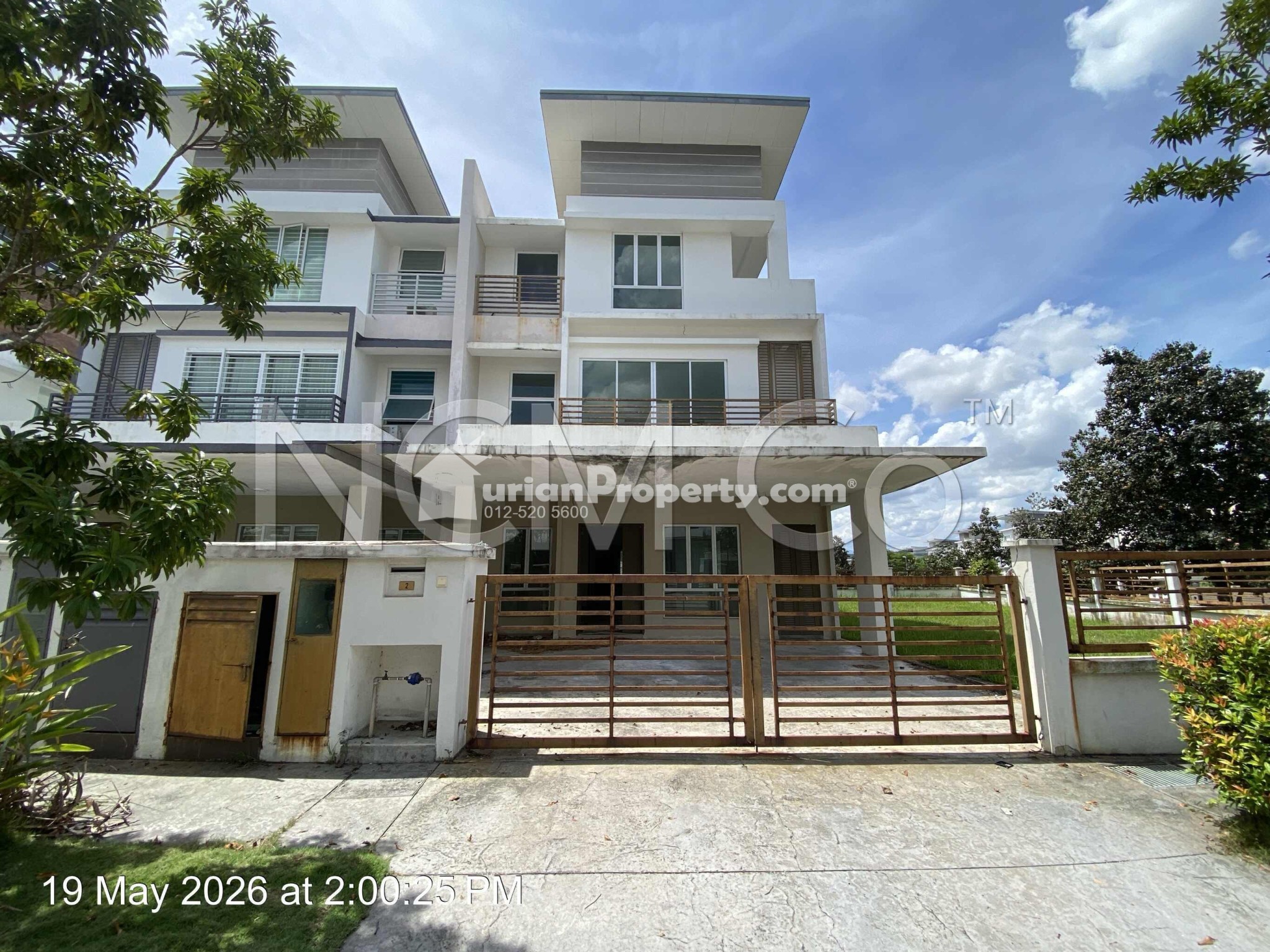 Semi D For Auction at Regency Parc