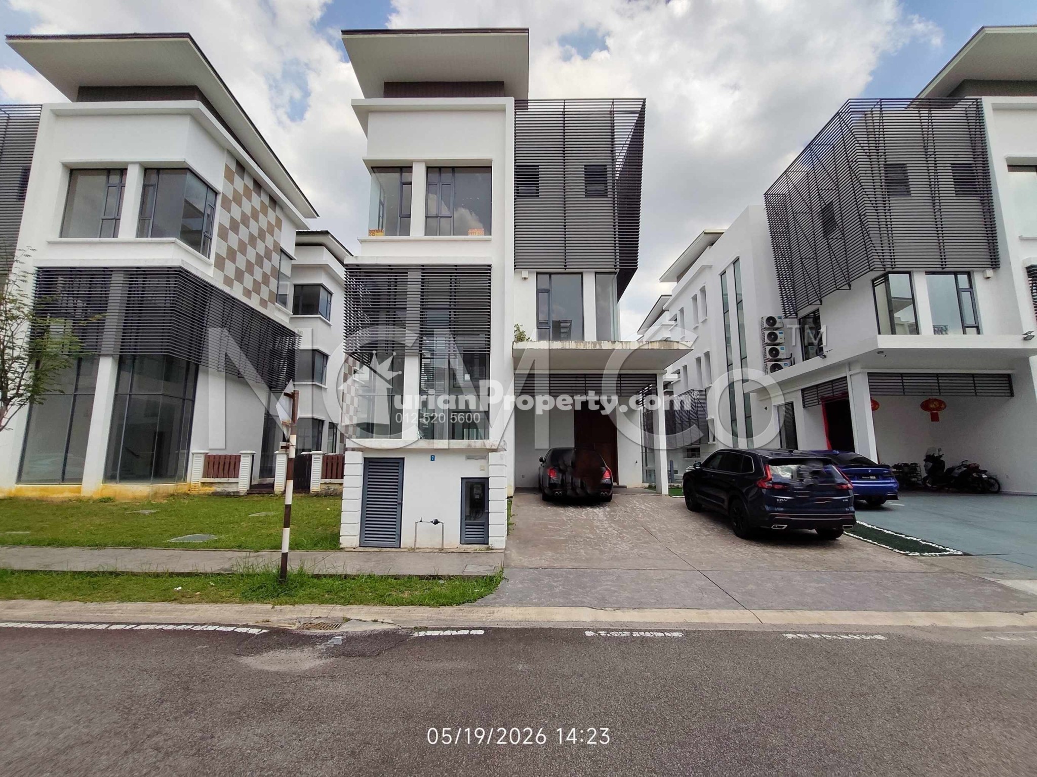 Bungalow House For Auction at Residence 33