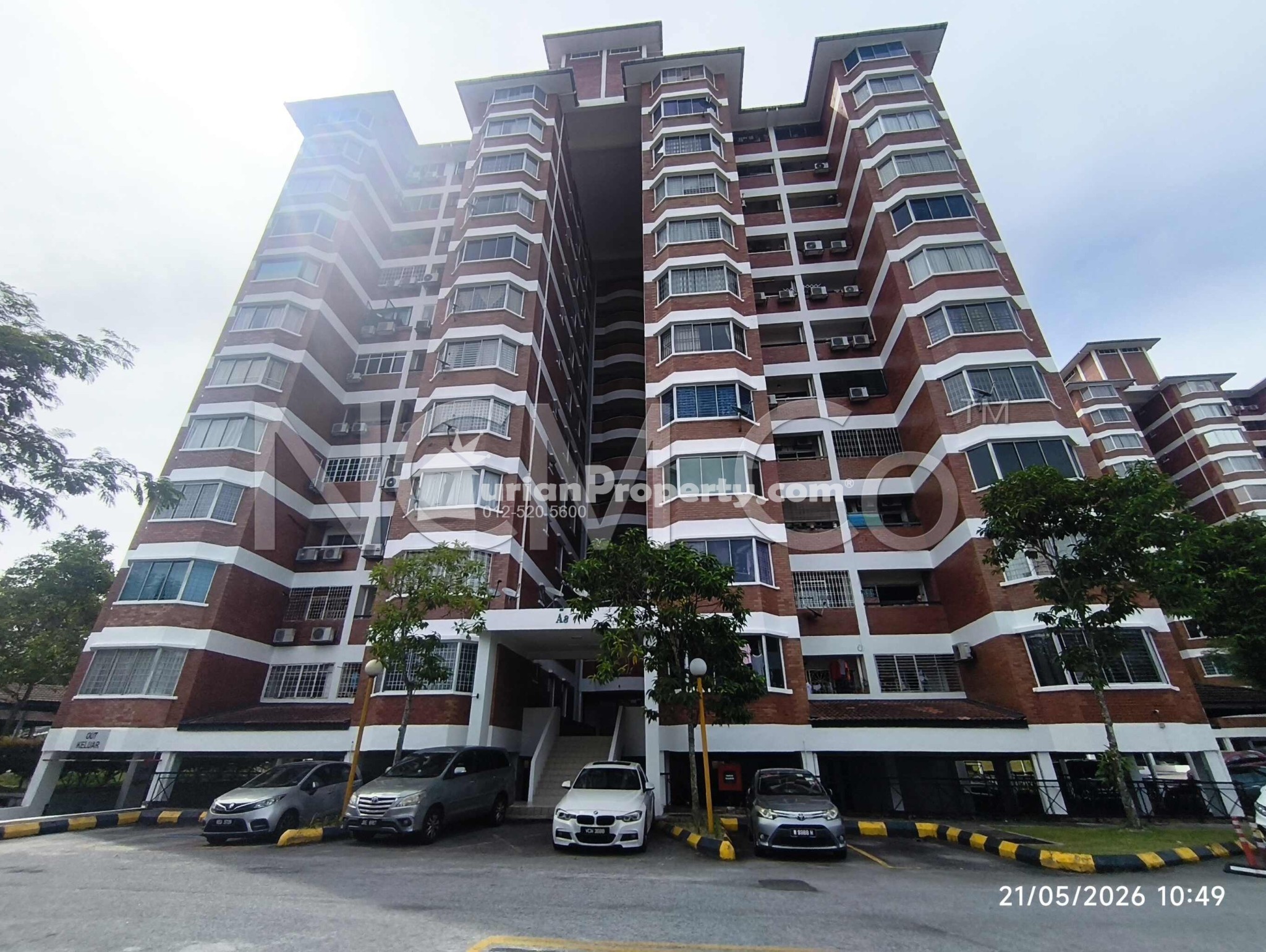 Condo For Auction at Green Acre Park