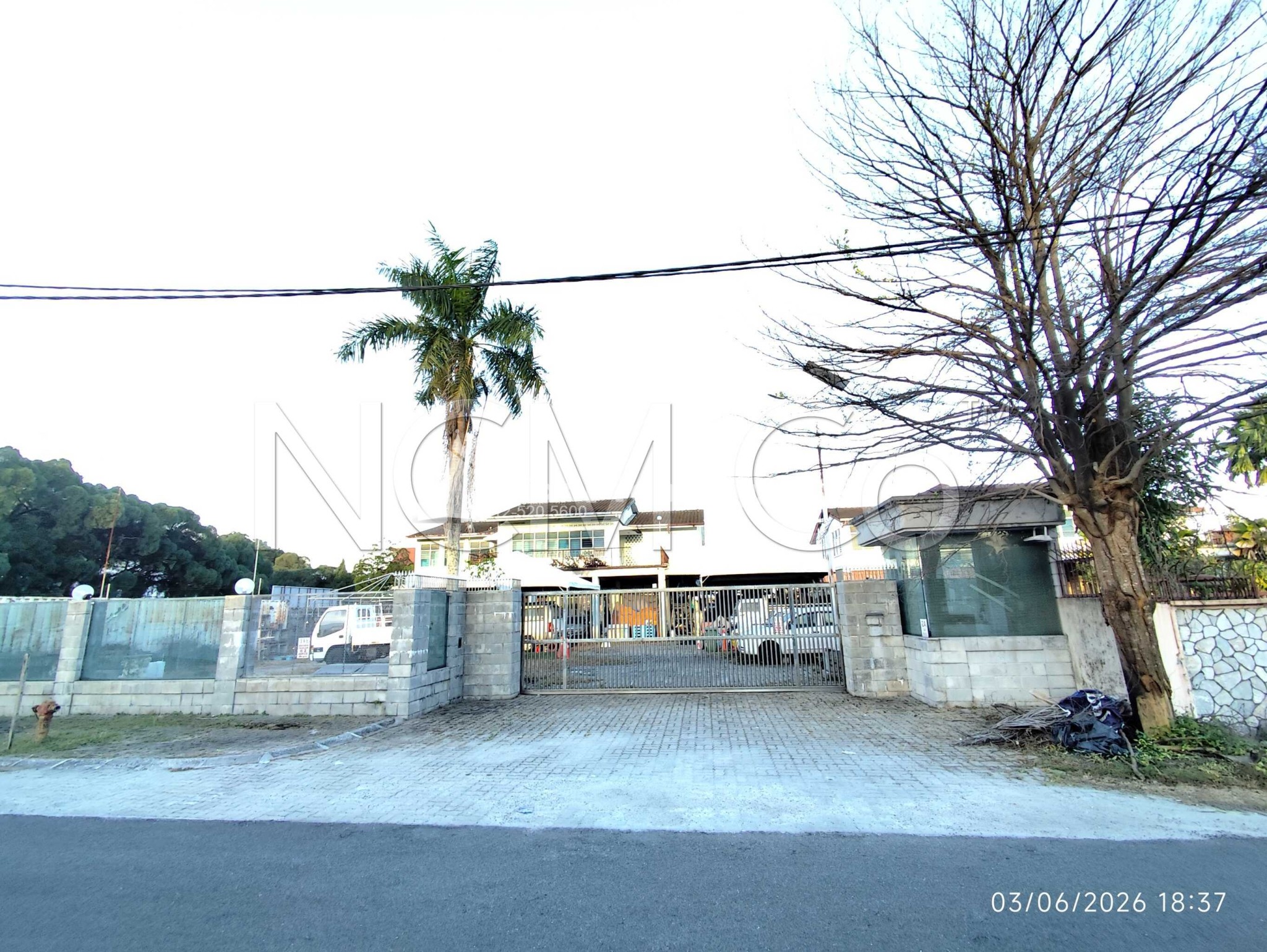 Terrace House For Auction at Taman Chateau