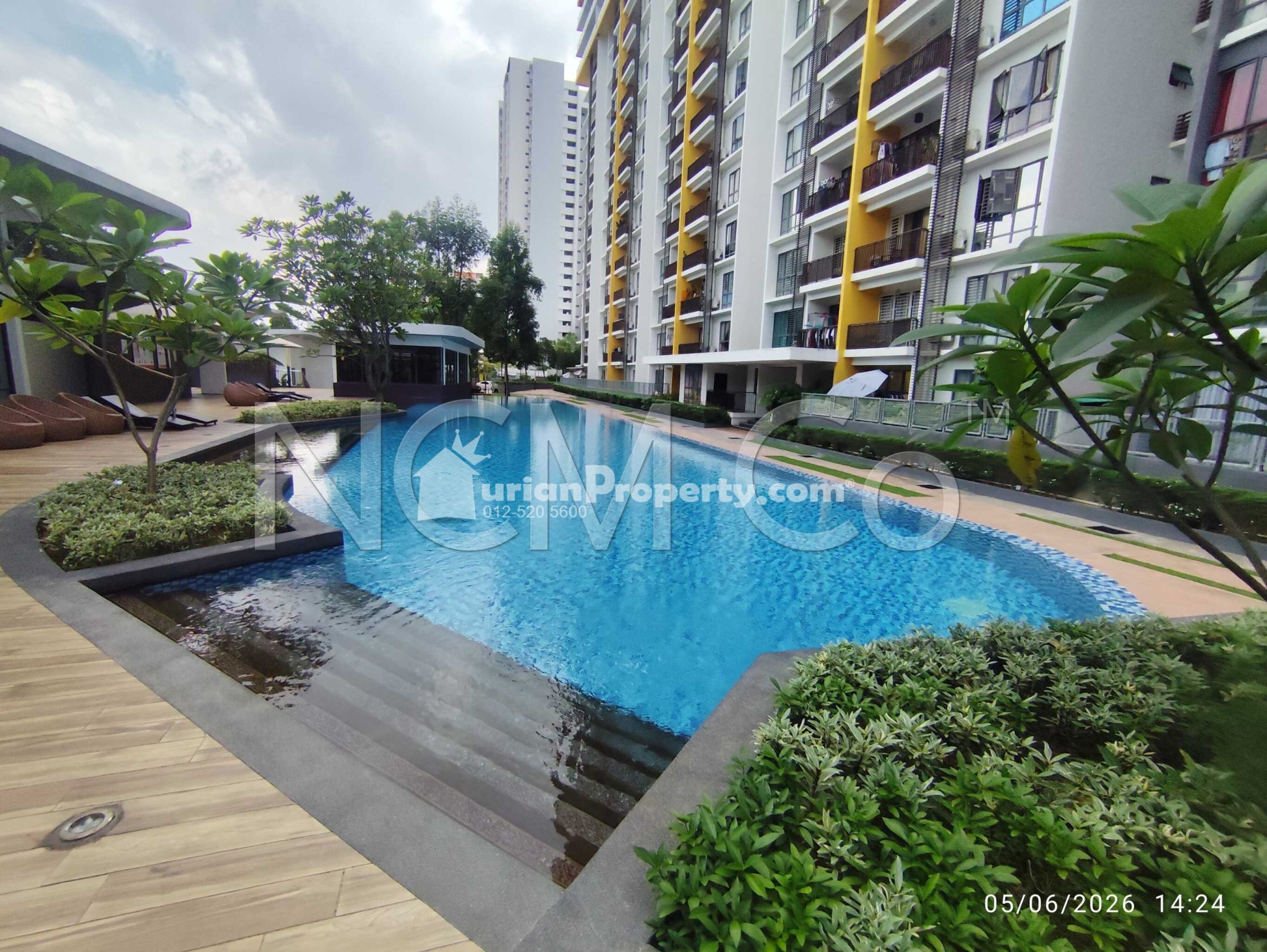 Condo For Auction at Oasis 2 Residence
