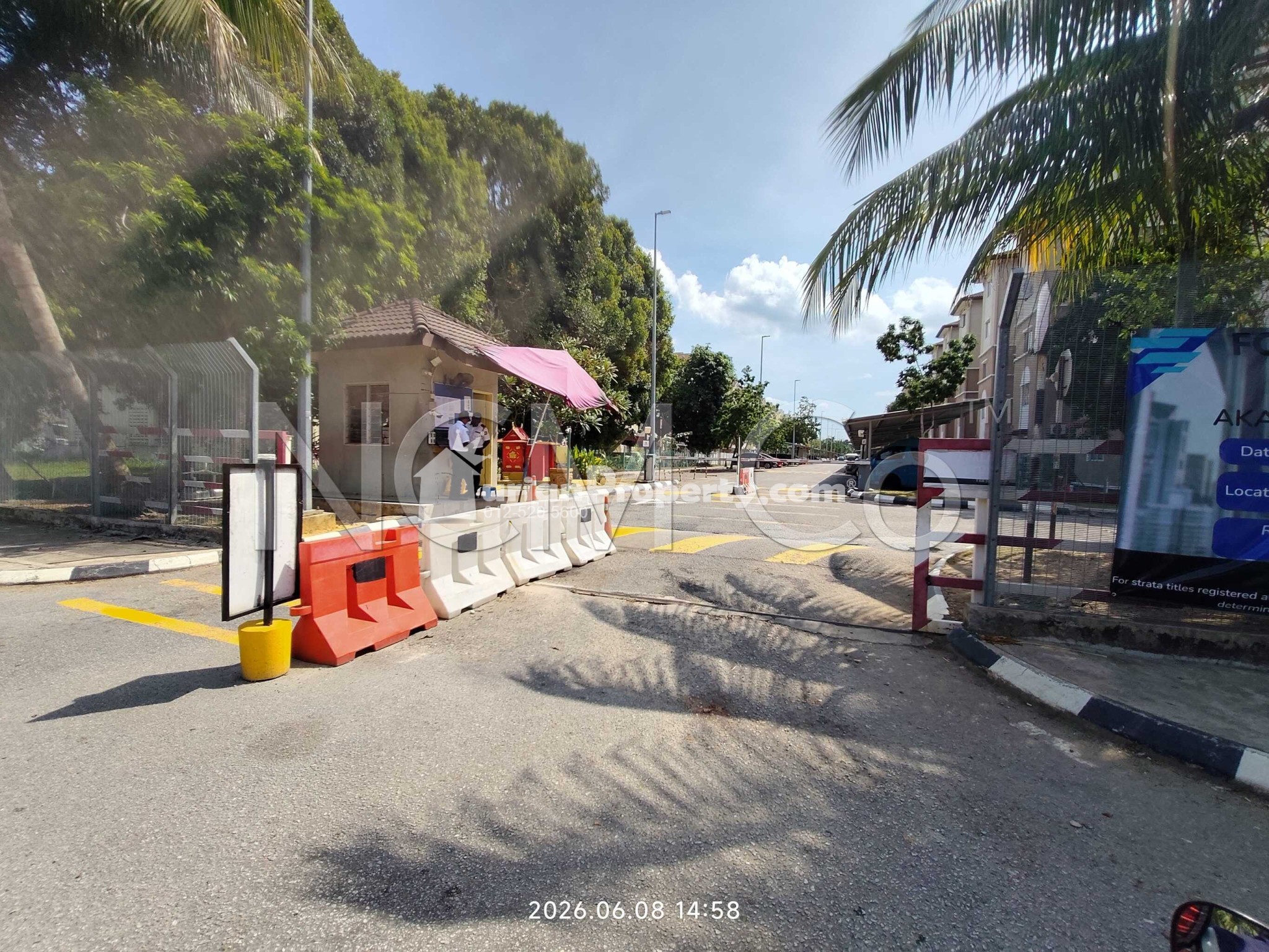Apartment For Auction at Apartment Akasia