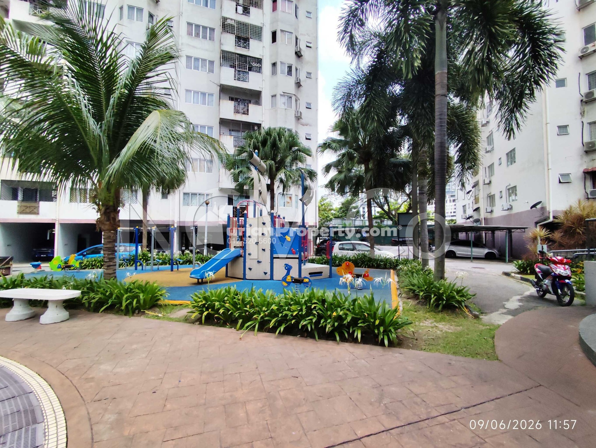 Condo For Auction at Sri Suajaya Condominium