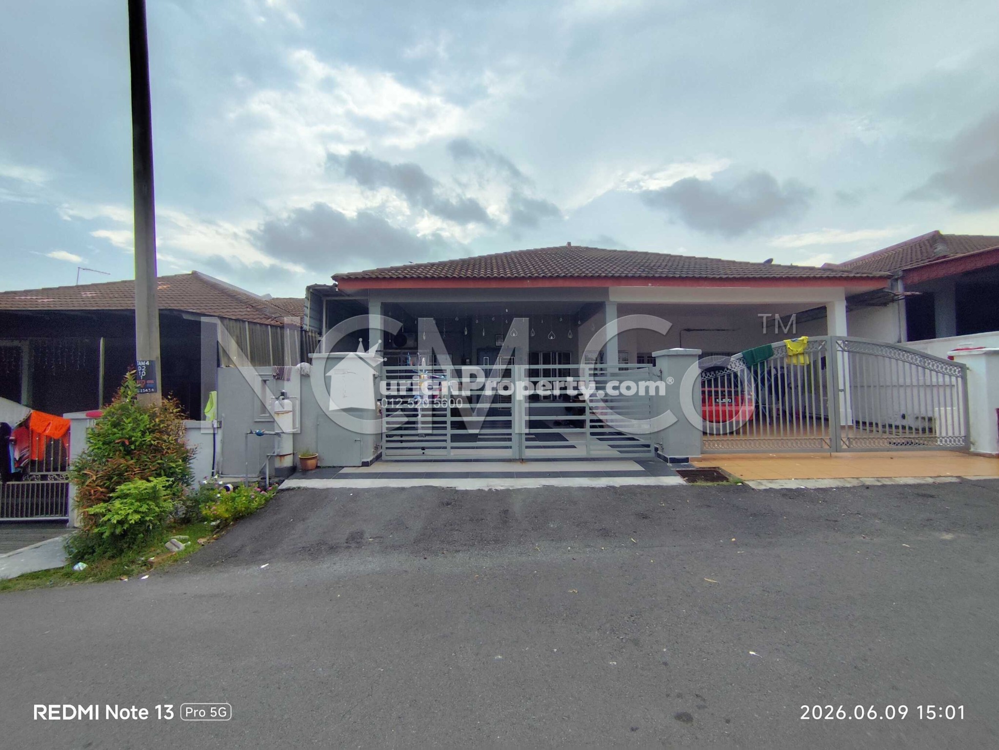 Terrace House For Auction at Taman Angsamas
