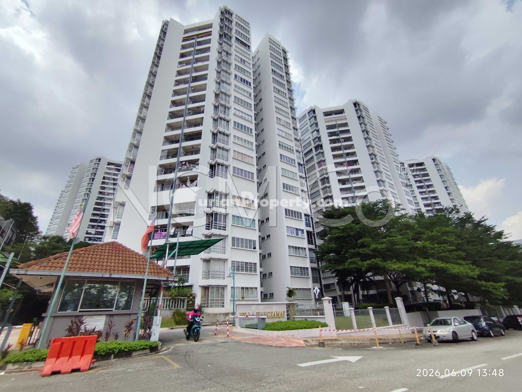 Condo For Auction at Villa Wangsamas