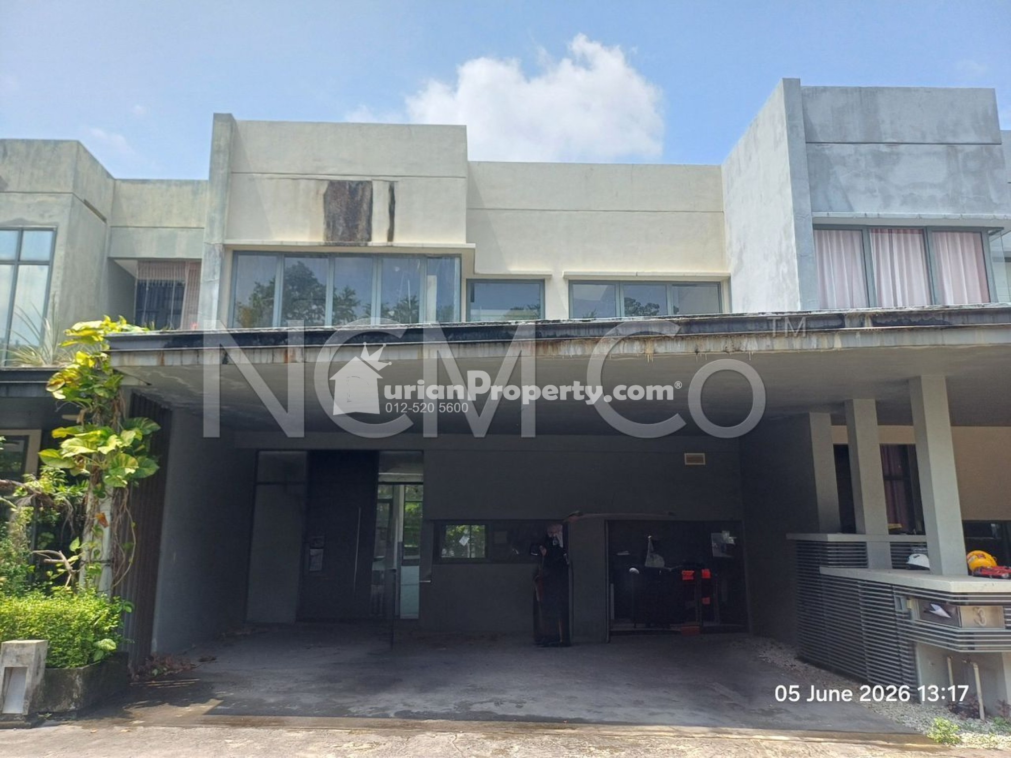 Terrace House For Auction at Mirage By The Lake