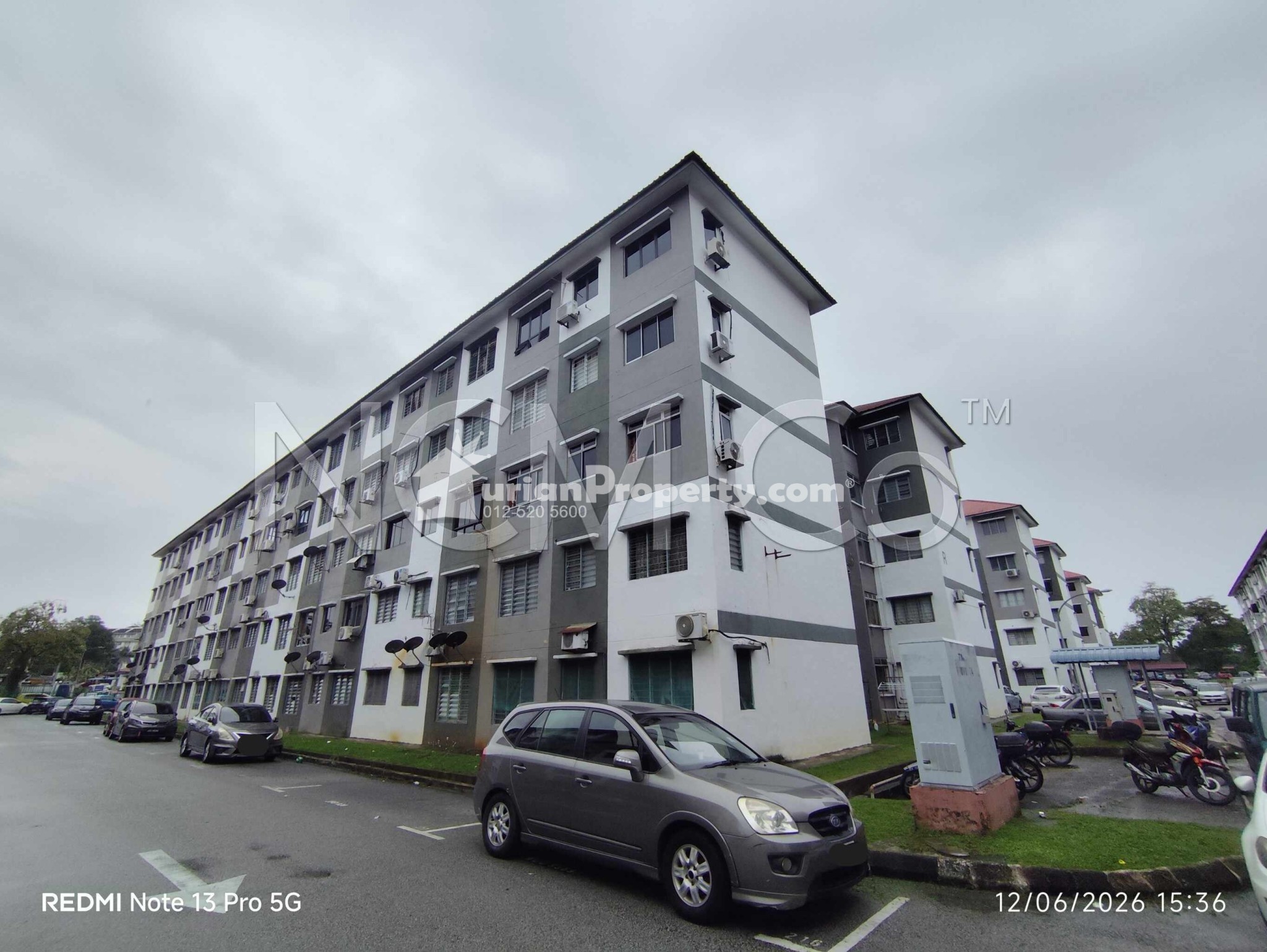 Flat For Auction at Mon Glori