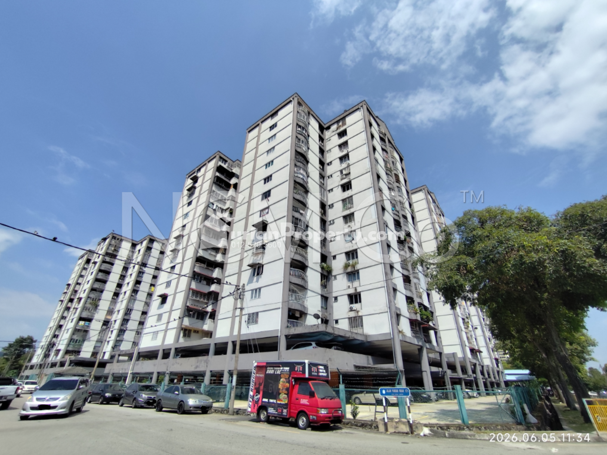 Apartment For Auction at Grandeur Tower