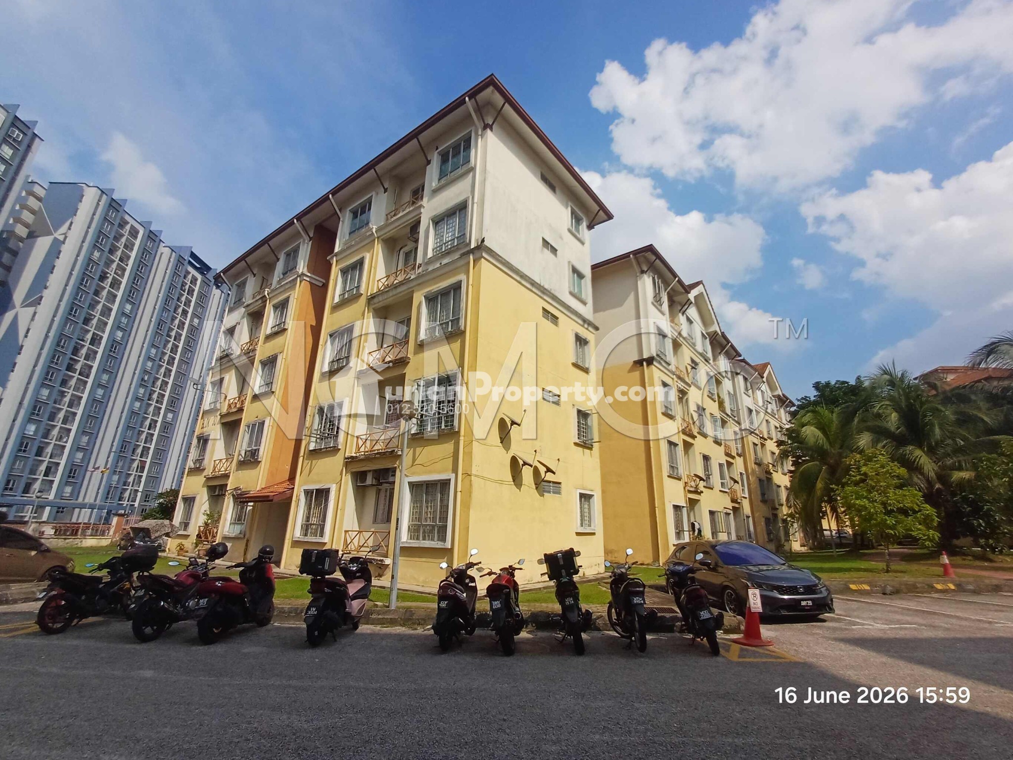 Apartment For Auction at Seroja Apartment