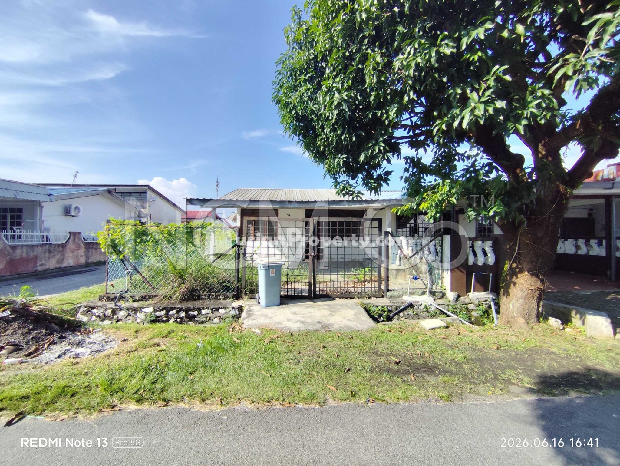 Terrace House For Auction at Taman Kota